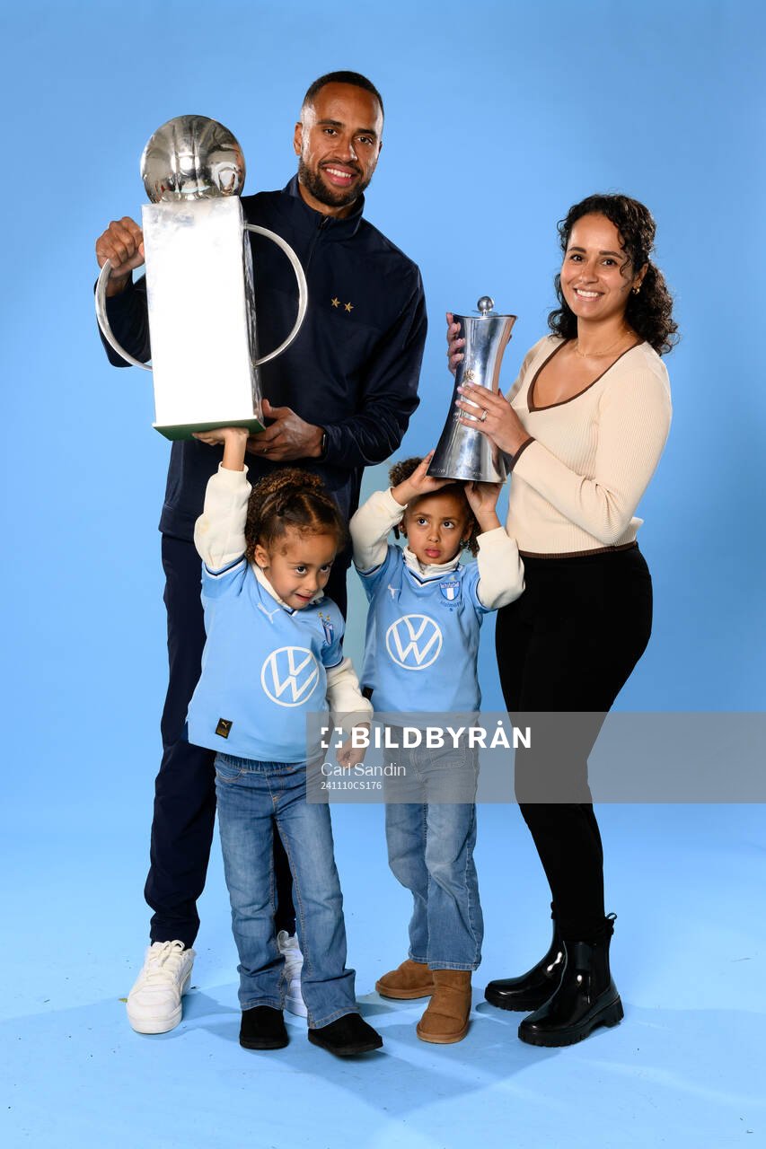 Malmö FFs Isaac Kiese Thelin med familj