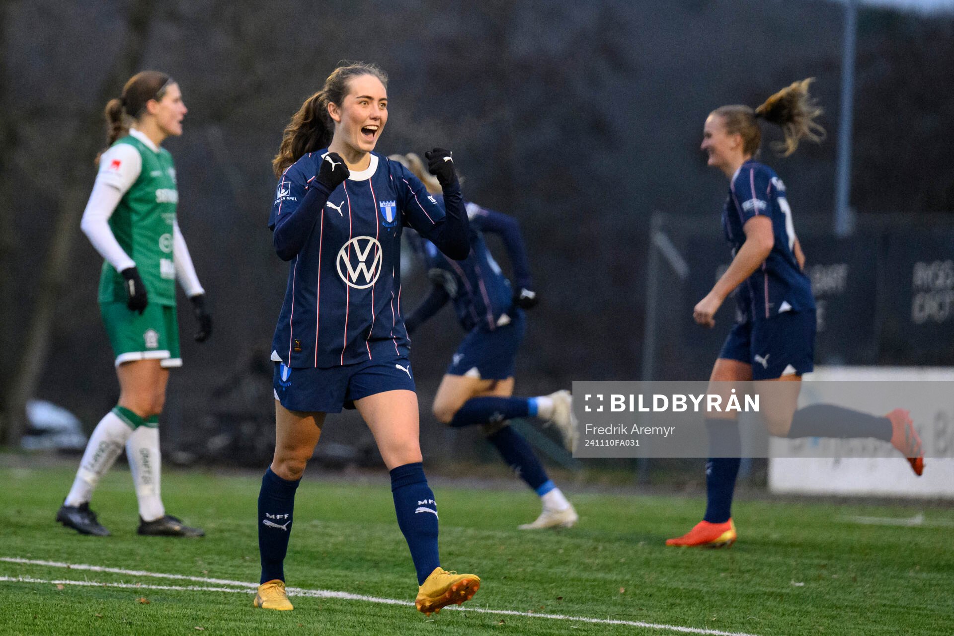 Malmö FFs Matilda Eriksson Kristell jublar efter 0-3 under fotbollsmatchen i Elitettan mellan Alingsås och Malmö FF den 10 november 2024 i Alingsås.