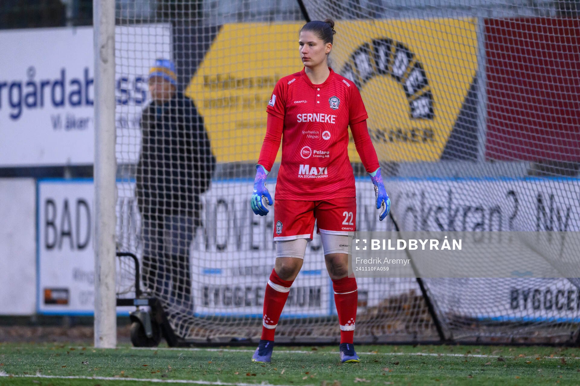Alingsås målvakt Tea Olin under fotbollsmatchen i Elitettan mellan Alingsås och Malmö FF den 10 november 2024 i Alingsås. 