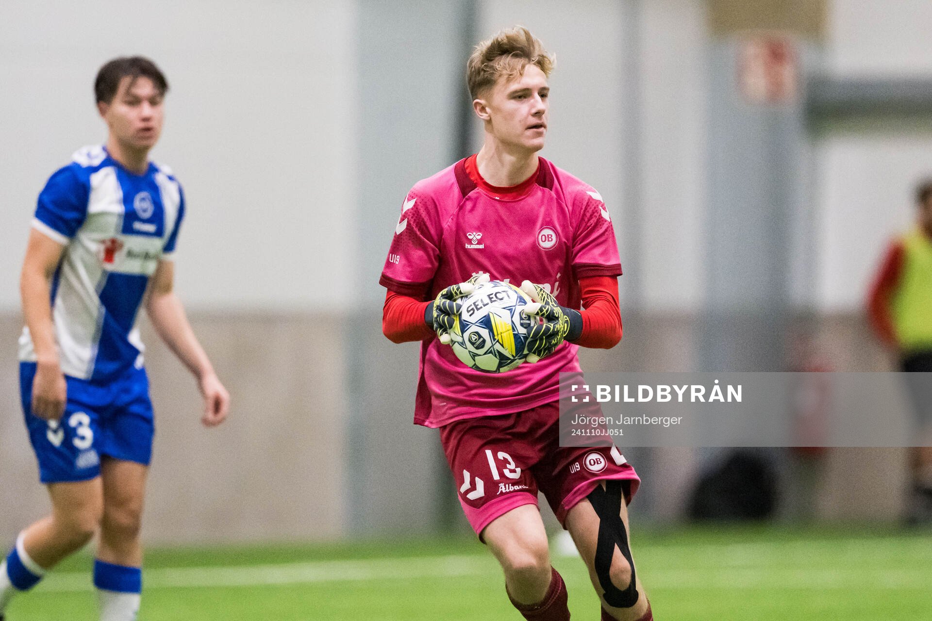 Odenses målvakt Tobias Elnegaard under finalen i Skandinaviska Mästerskapen mellan Brommapojkarna och Odense den 10 november 2024 i Borås.