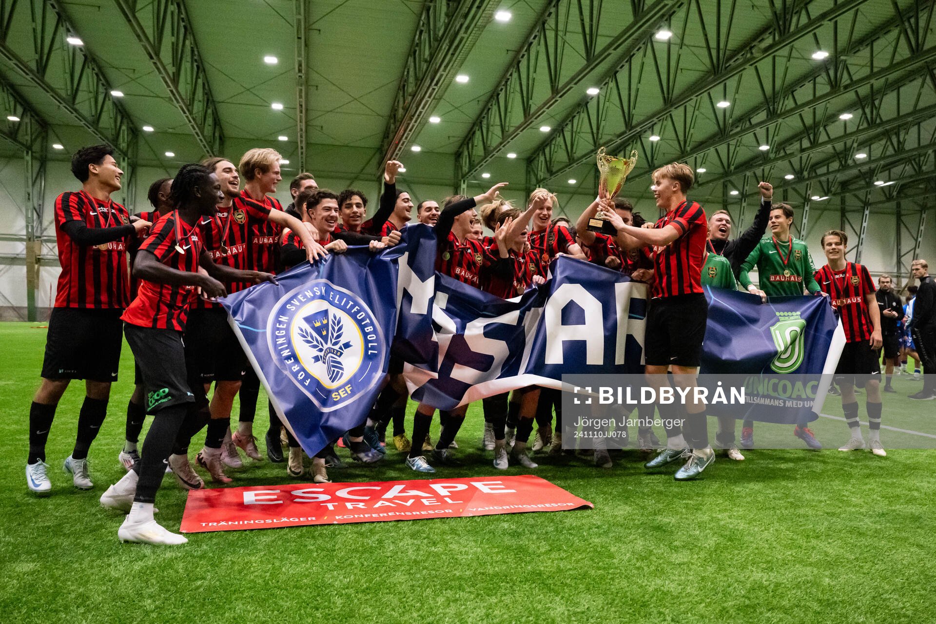Brommapojkarnas spelare jublar
