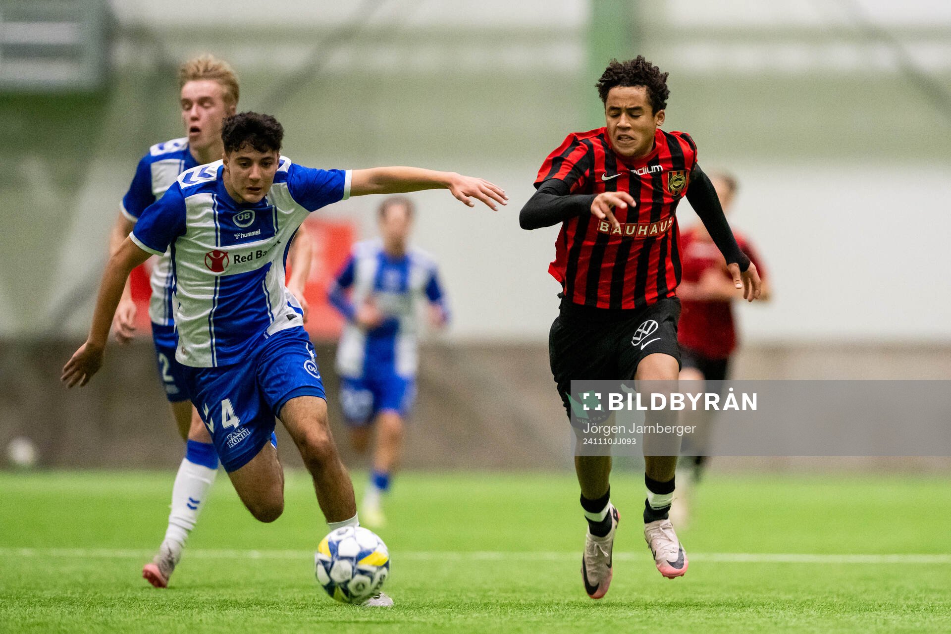 Odenses Adam Amrani och Brommapojkarnas Sion Oppong