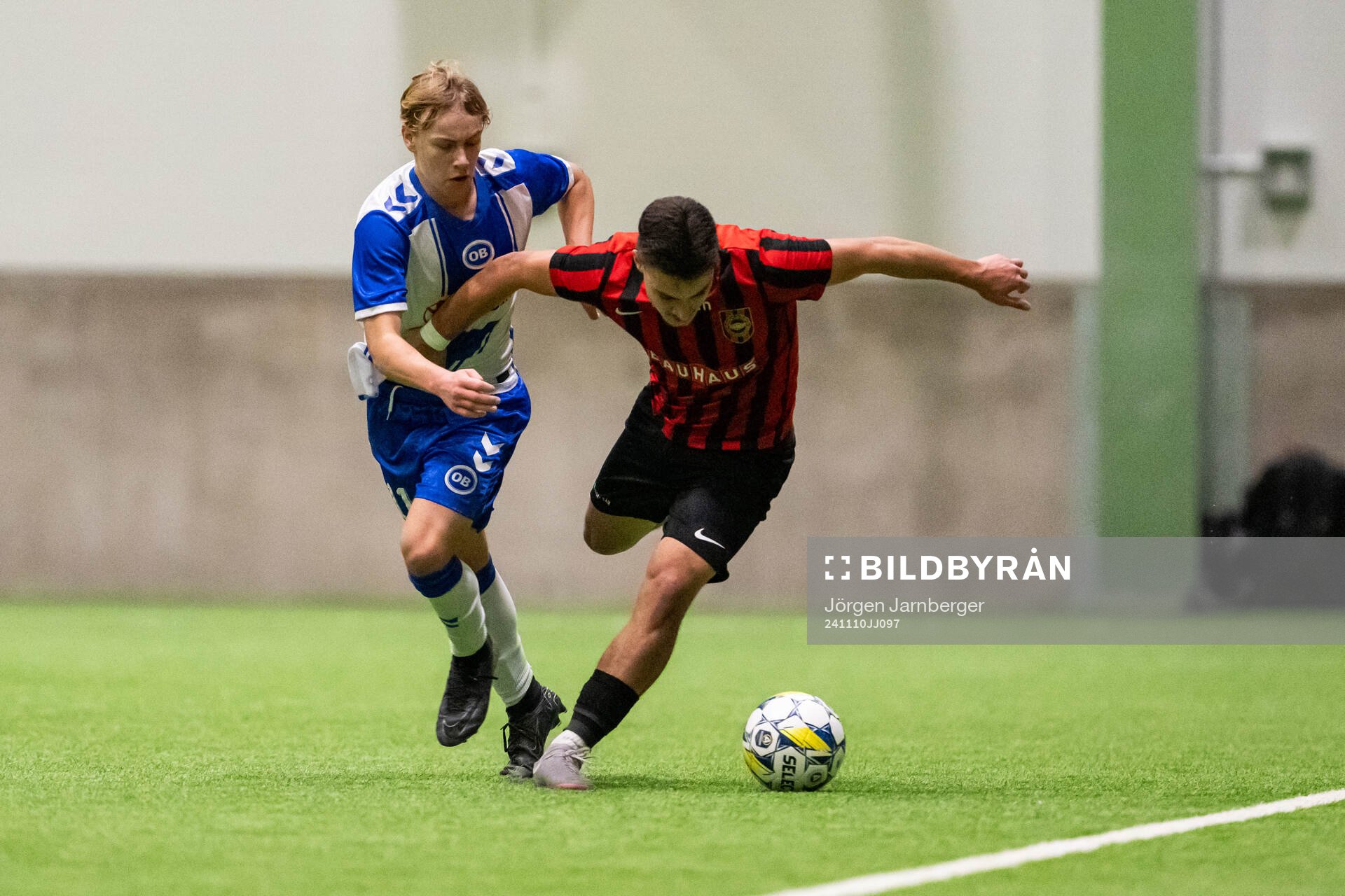 Odenses Andreas Knudsen och Brommapojkarnas Leo Al-Kass