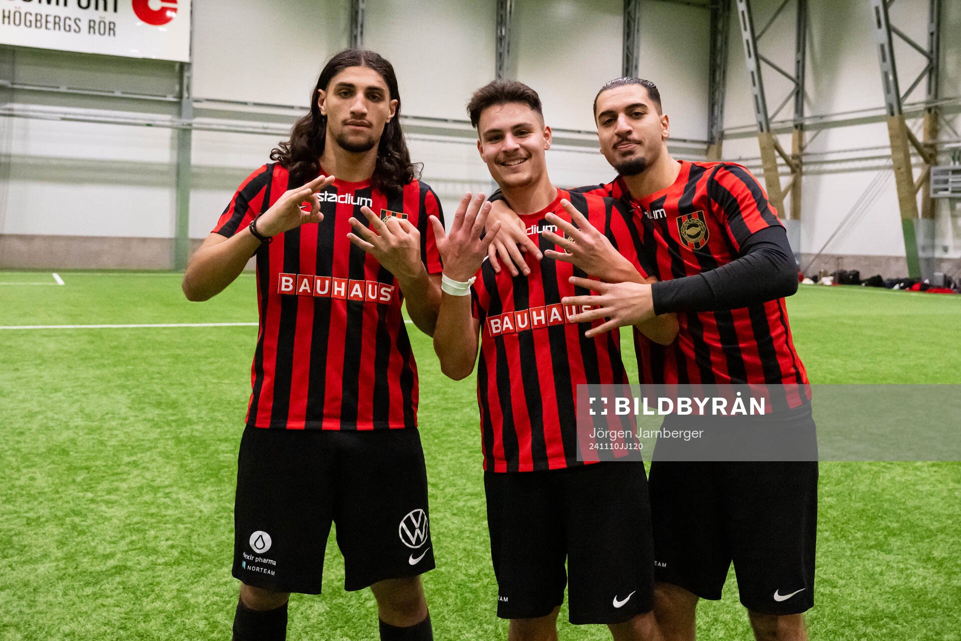 Brommapojkarnas spelare jublar