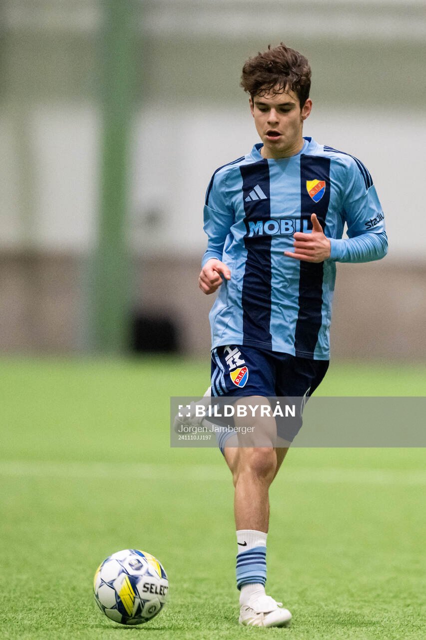 Djurgårdens Alexander Lindgren under bronsmatchen i Skandinaviska Mästerskapen mellan Djurgården och Viking den 10 november 2024 i Borås.