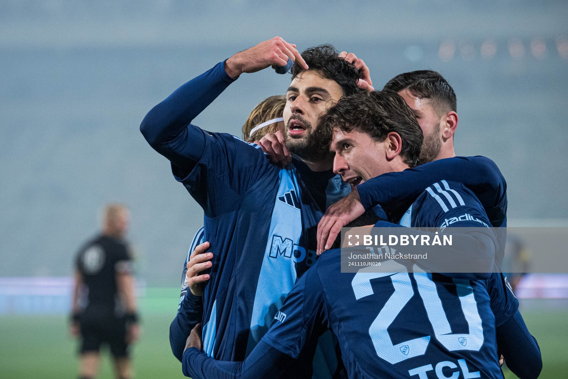 Djurgårdens Deniz Hummet gör 2-0 och jublar med Gustav Wikheim under fotbollsmatchen i Allsvenskan mellan Djurgården och IFK Norrköping den 10 november 2024 i Stockholm.