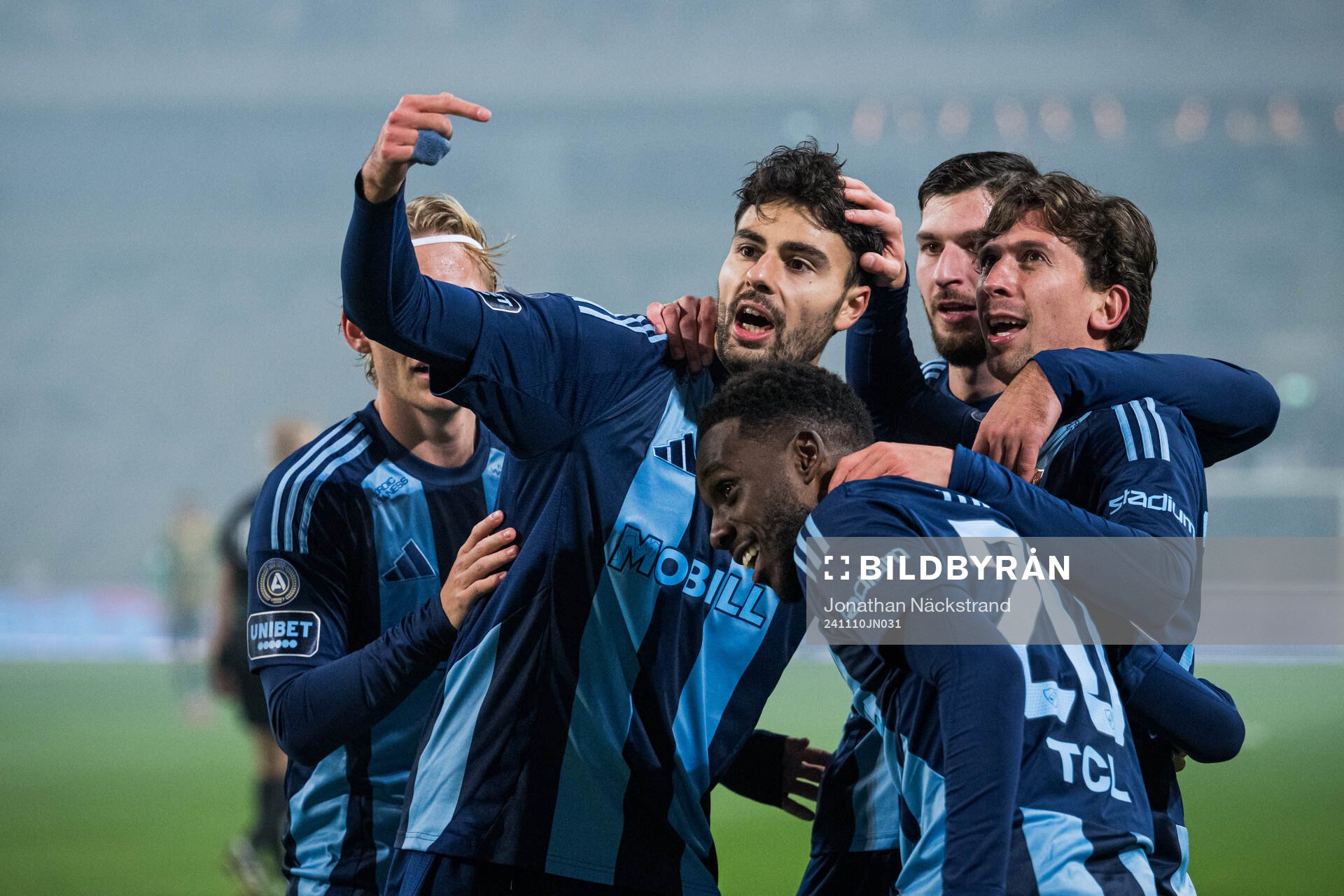 Djurgårdens Deniz Hummet gör 2-0 och jublar med Gustav