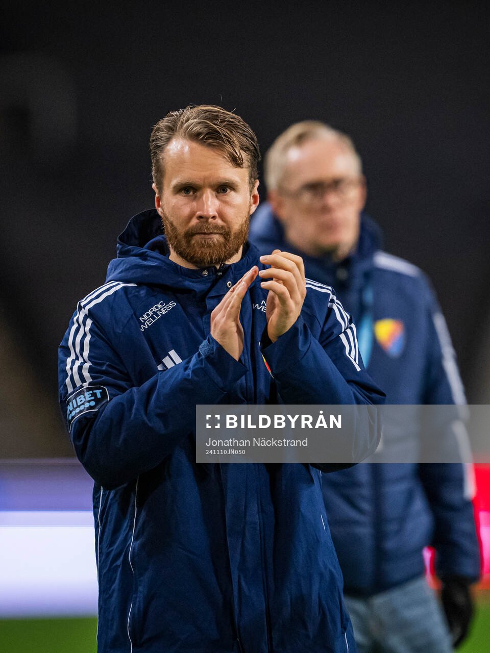 Djurgårdens Jacob Larsson tackar publiken