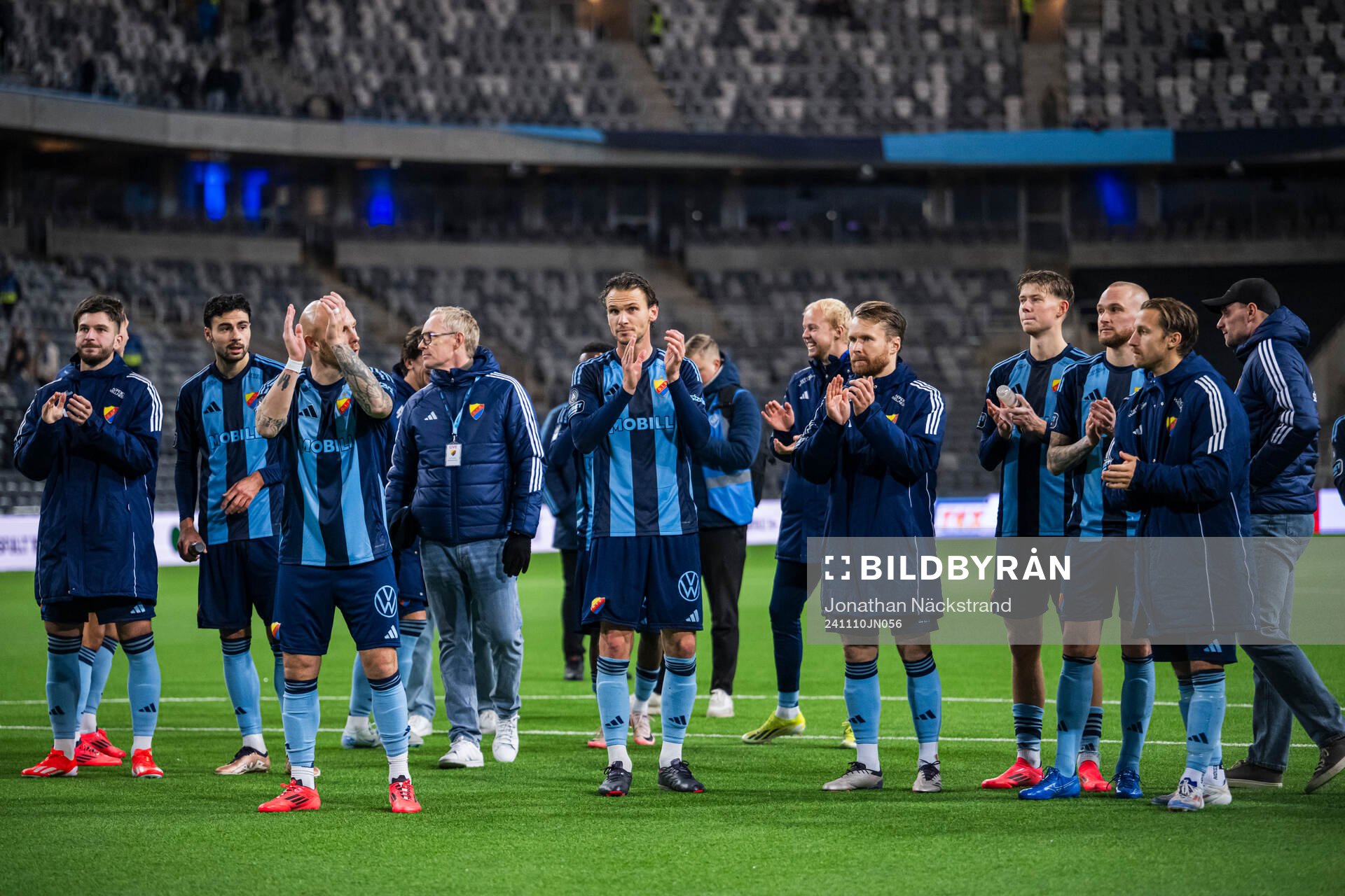 Djurgårdens spelare tackar publiken