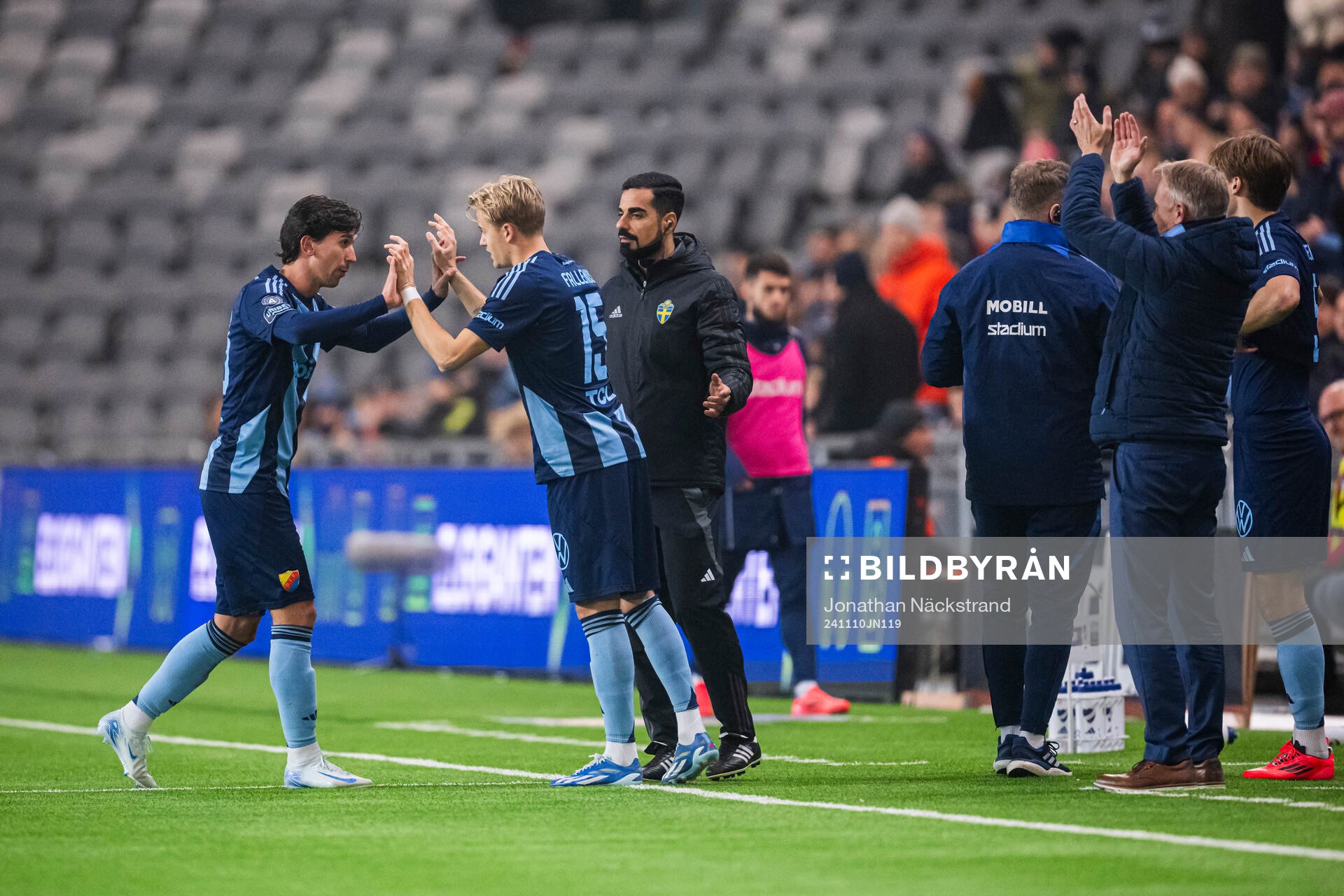 Djurgårdens Gustav Wikheim och Oskar Fallenius under fotbollsmatchen i Allsvenskan mellan Djurgården och IFK Norrköping den 10 november 2024 i Stockholm.