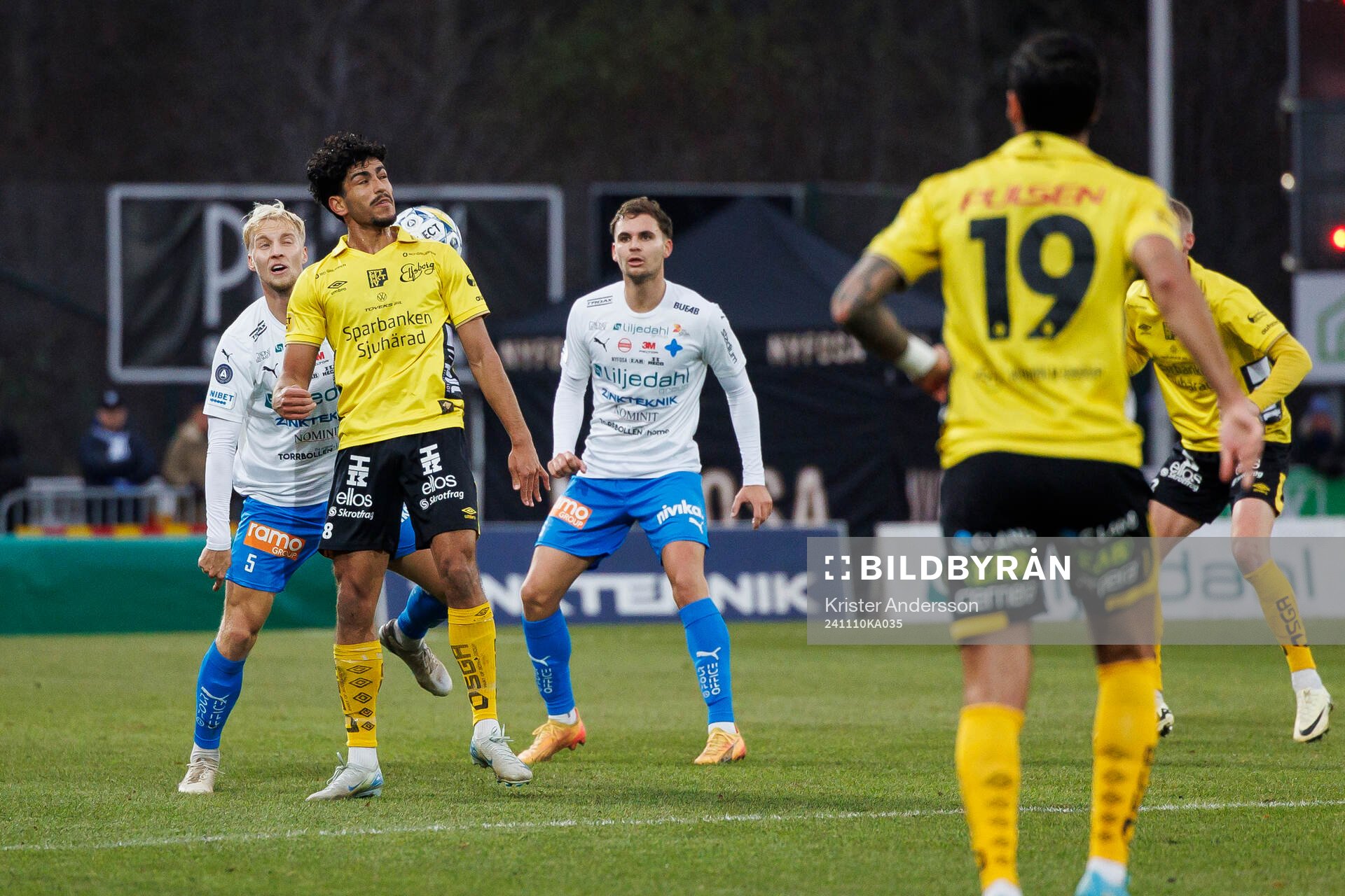 Värnamos Victor Larsson och Elfsborgs Ahmed Qasem