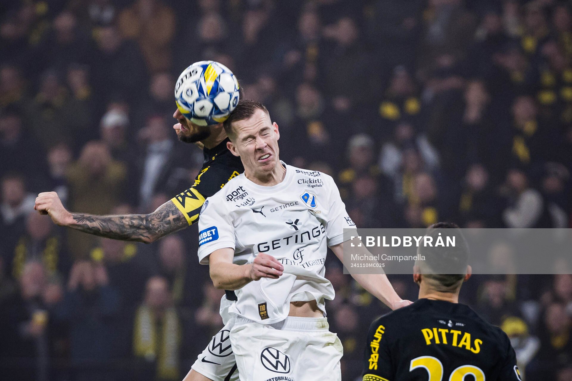 Halmstads Gisli Eyjolfsson och AIKs Alexander Milosevic