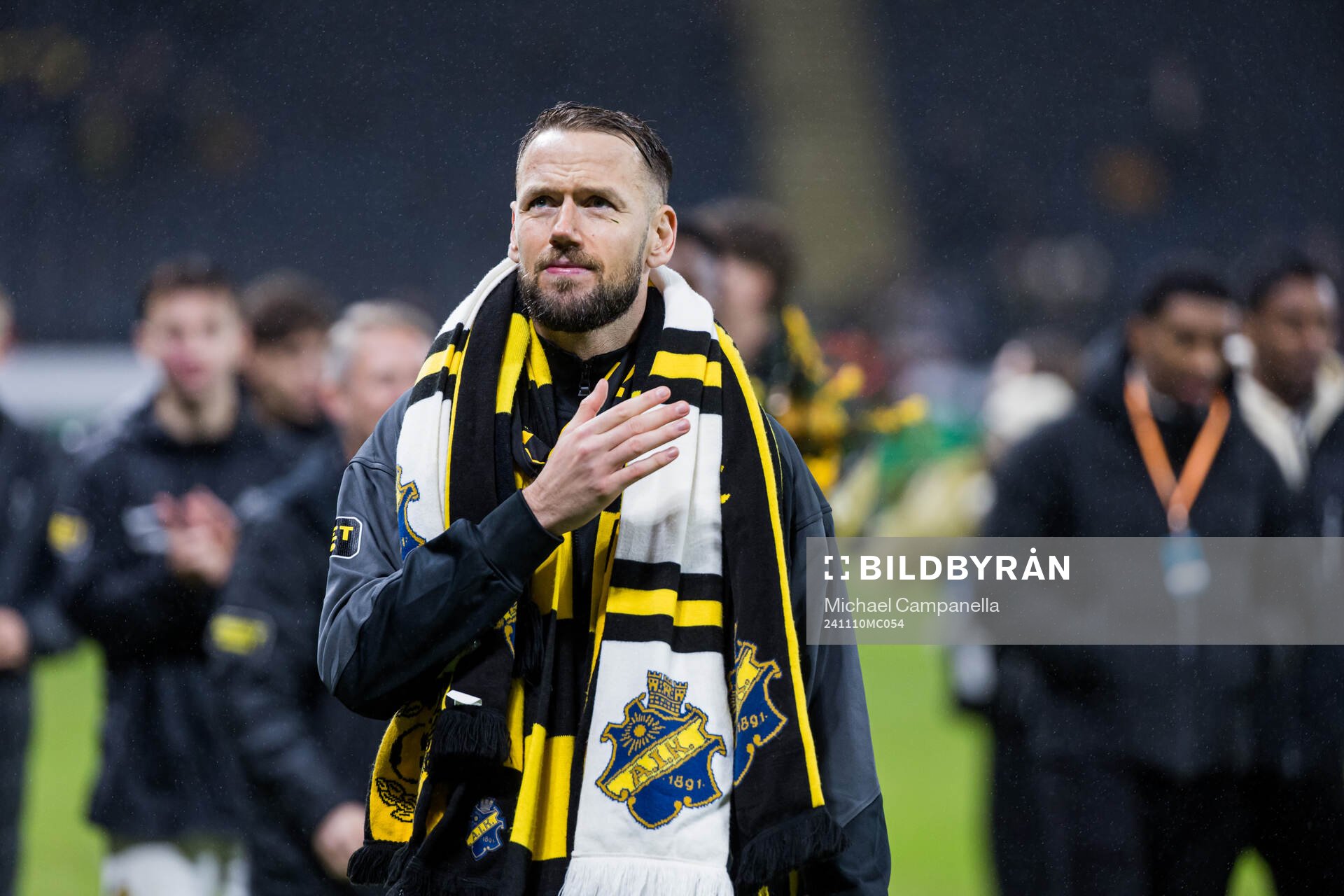 AIKs Alexander Milosevic tackar publiken