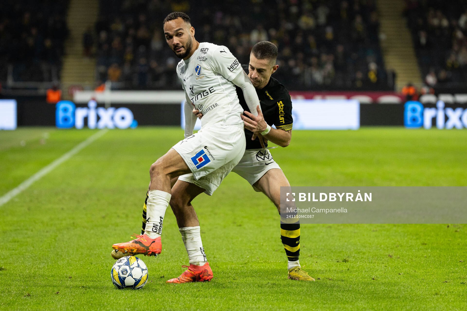 Halmstads Vinicius Nogueira De Oliveira och AIKs Dino