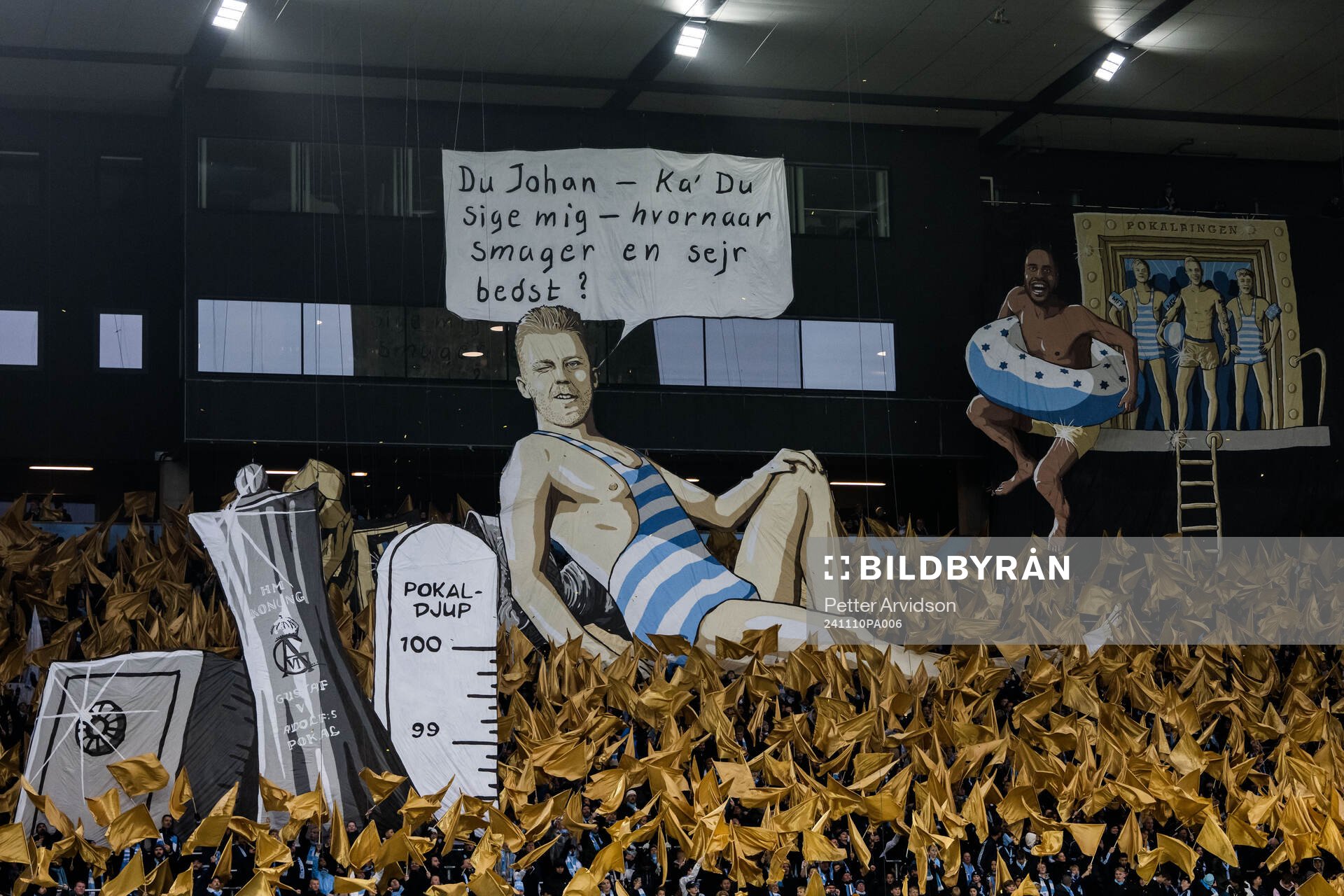 Malmö FFs supportrar med ett tifo