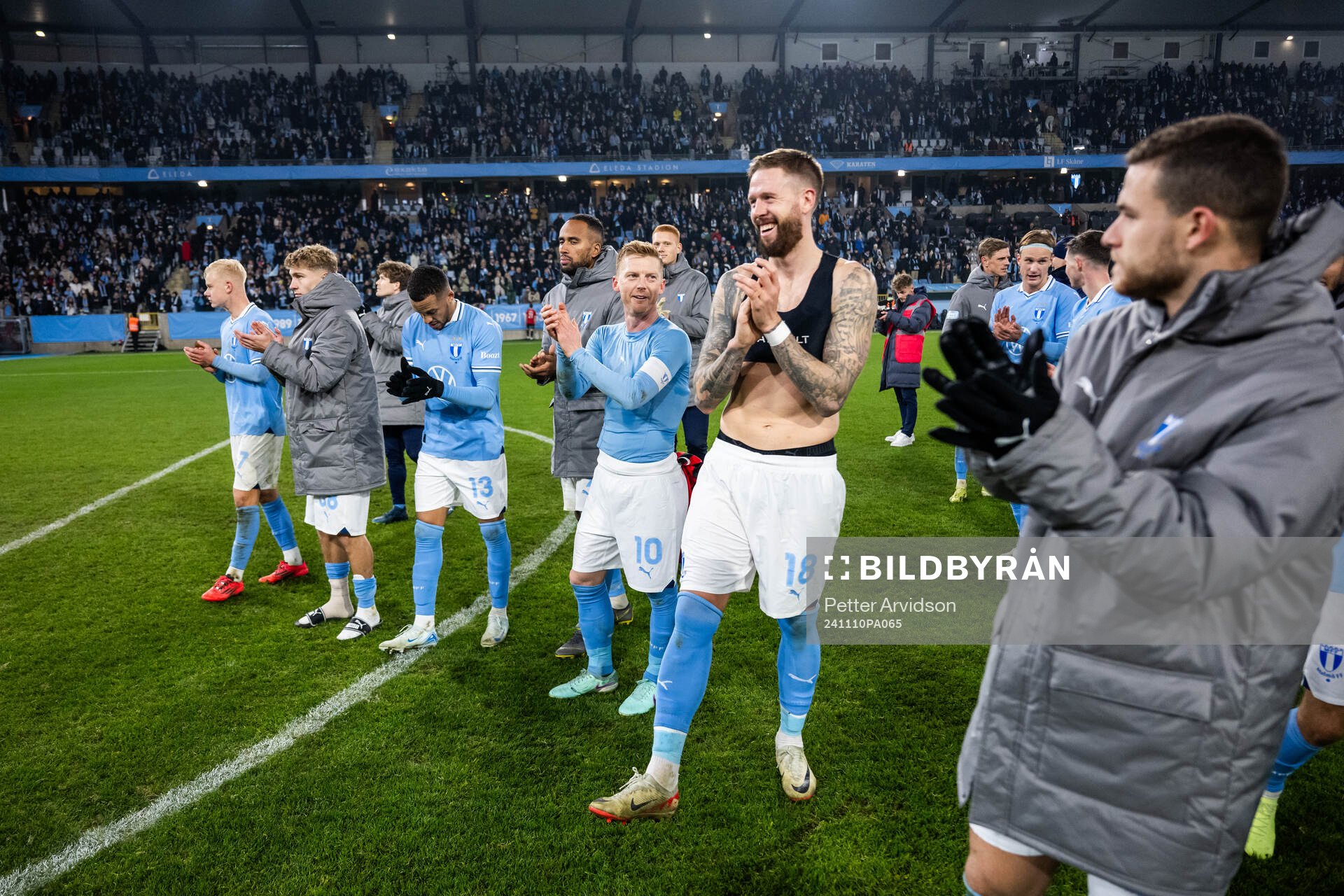 Malmö FFs Anders Christiansen och Pontus Jansson jublar efter fotbollsmatchen i Allsvenskan mellan Malmö FF och Brommapojkarna den 10 november 2024 i Malmö.