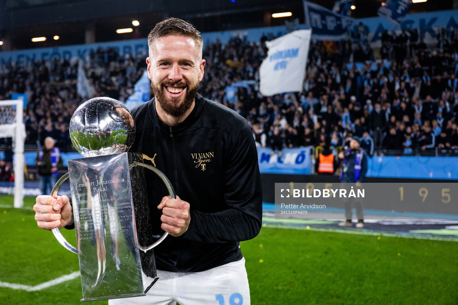 Malmö FFs Pontus Jansson jublar med Lennart Johanssons