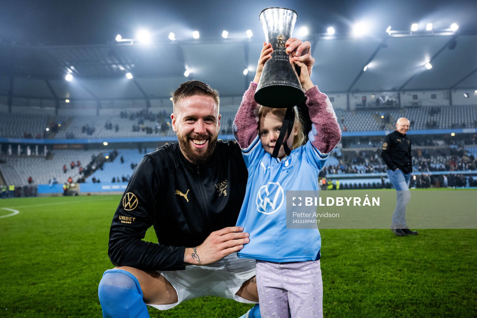 Malmö FFs Pontus Jansson jublar med Lennart Johanssons