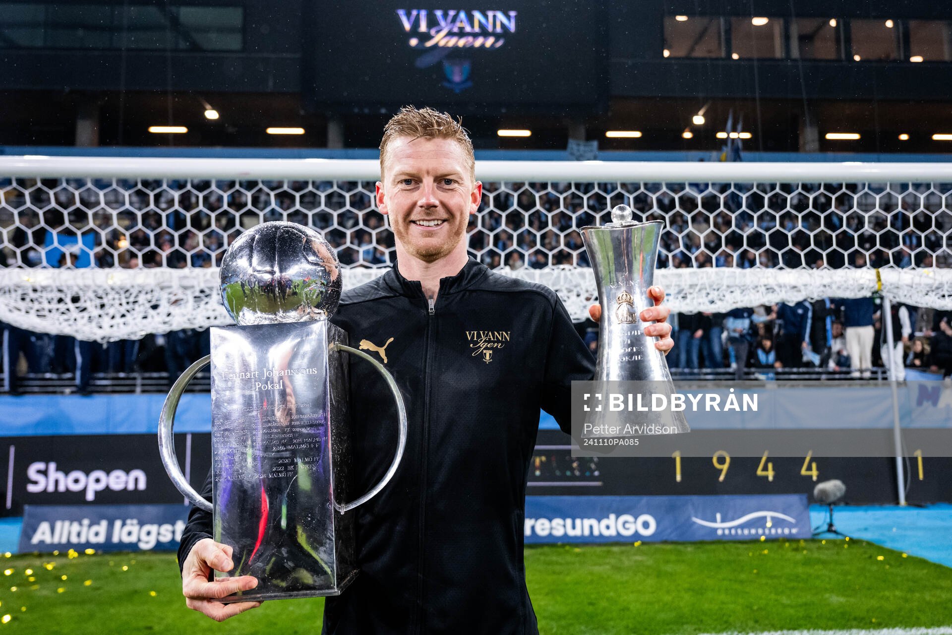 Malmö FFs Jens Stryger Larsen jublar med Lennart