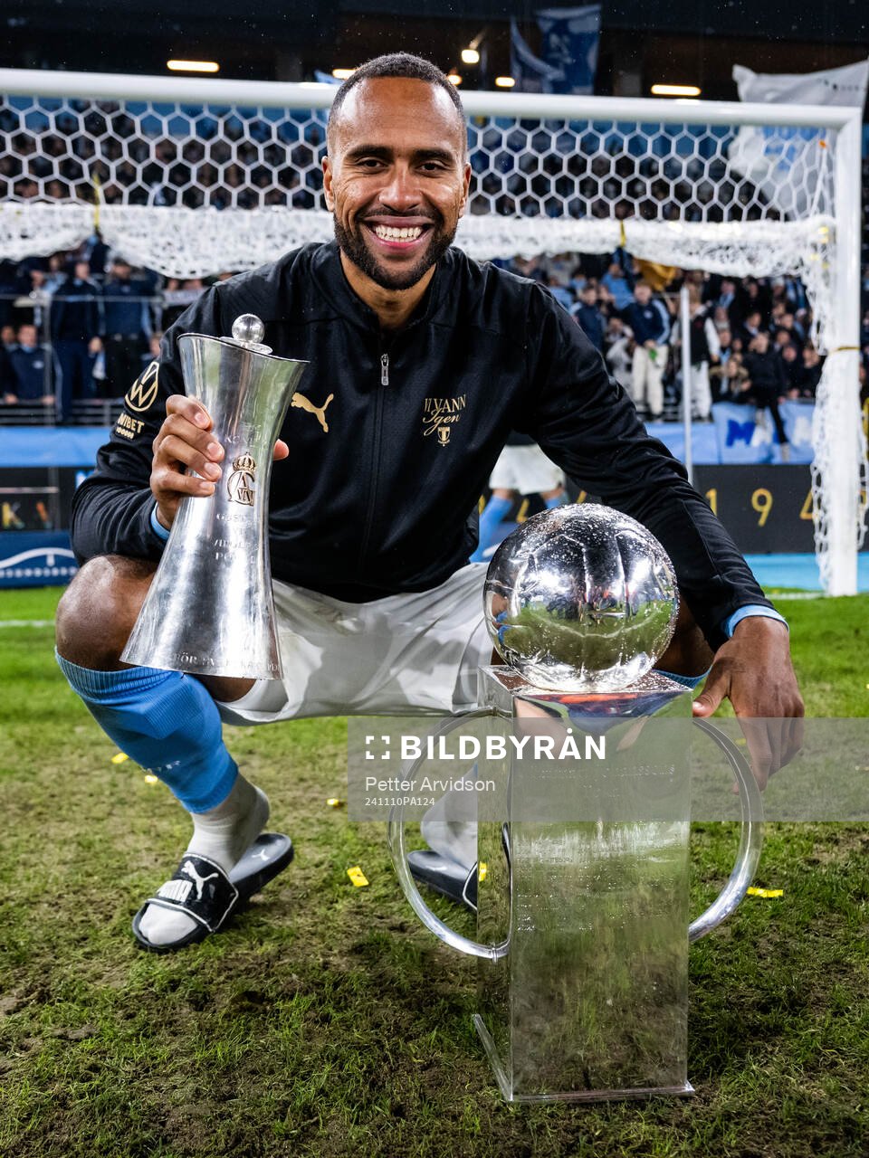 Malmö FFs Isaac Kiese Thelin jublar med Lennart Johanssons