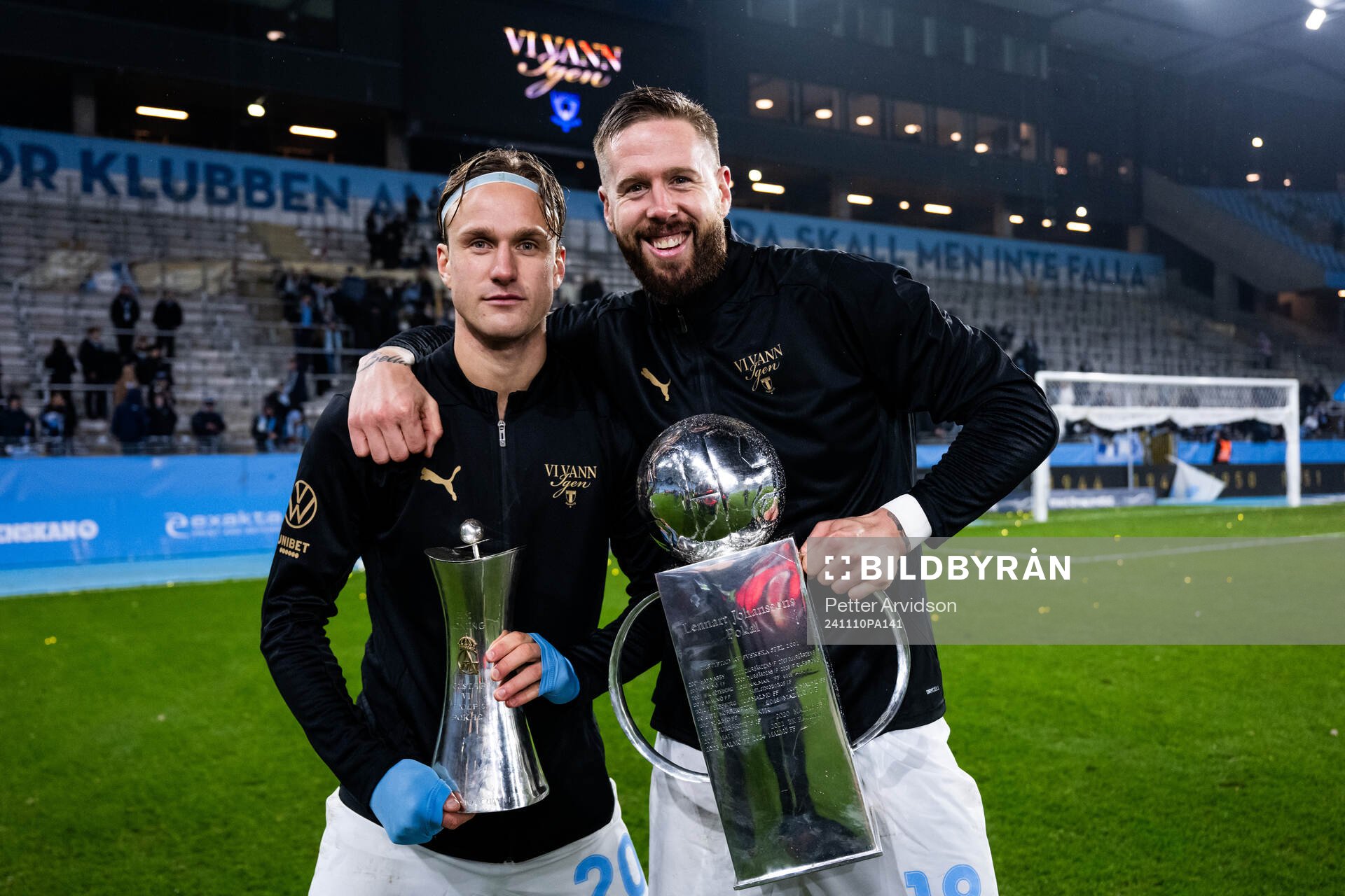 Malmö FFs Erik Botheim och Pontus Jansson jublar med