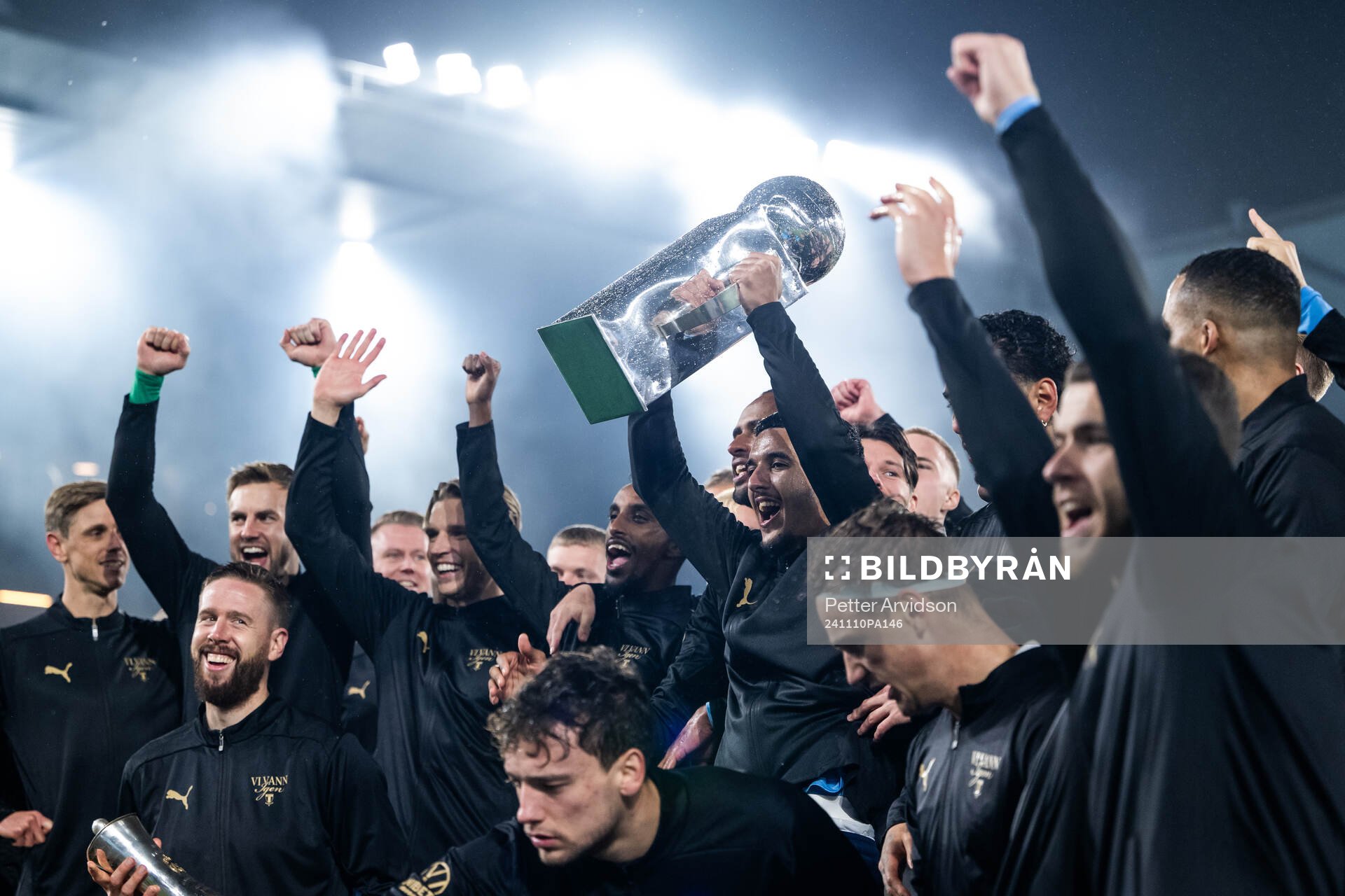 Malmö FFs Zakaria Loukili jublar med Lennart Johanssons