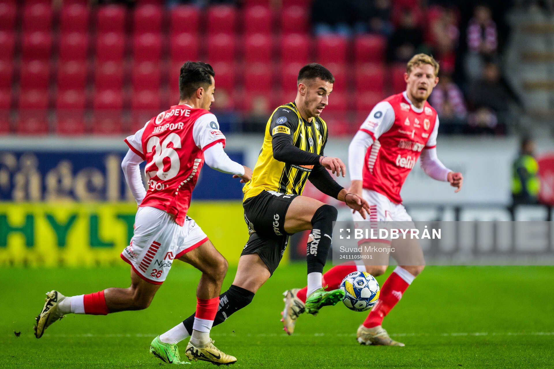 Kalmars Arash Motaraghebjafarpour och Häckens Srdjan Hrstic