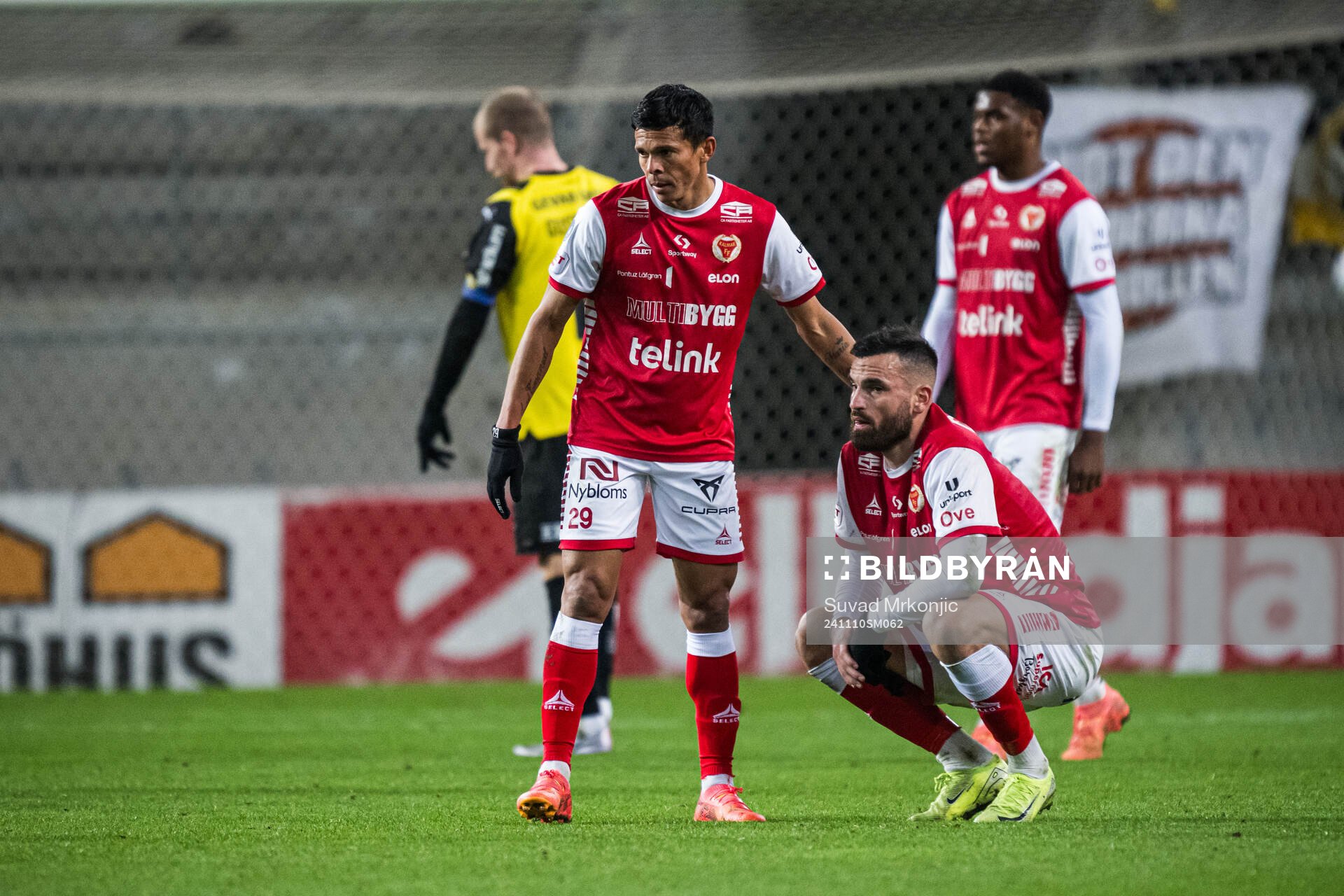 Kalmars Romario Pereira Sipiao och Dino Islamovic deppar