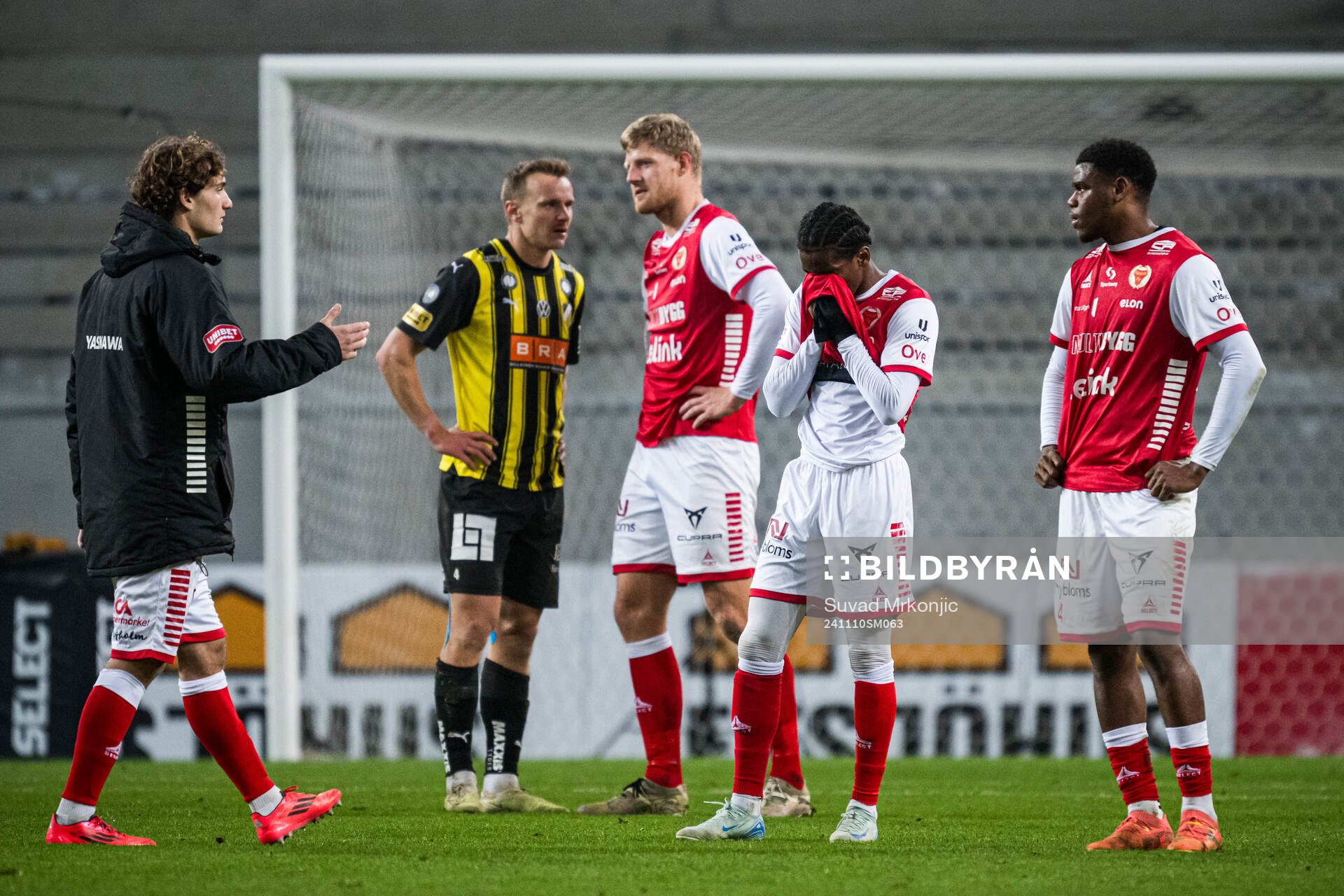 Kalmars Lars Saetra, Ivan Inzoudine och Vince Osuji deppar