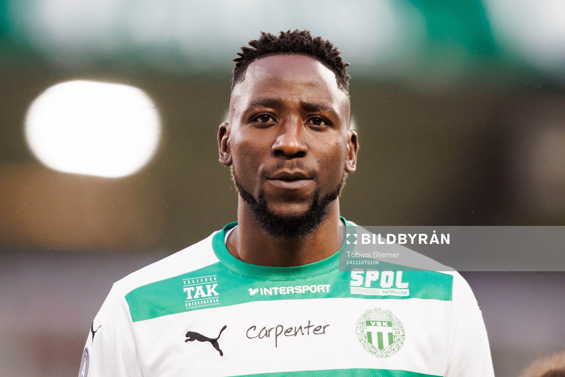 Västerås Frederic Nsabiyumva inför fotbollsmatchen i Allsvenskan mellan Västerås och Hammarby den 10 november 2024 i Västerås. 