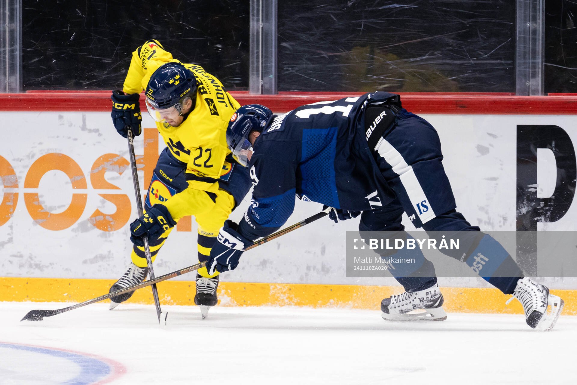 Andreas Johnson of Sweden and Veli-Matti Savinainen of
