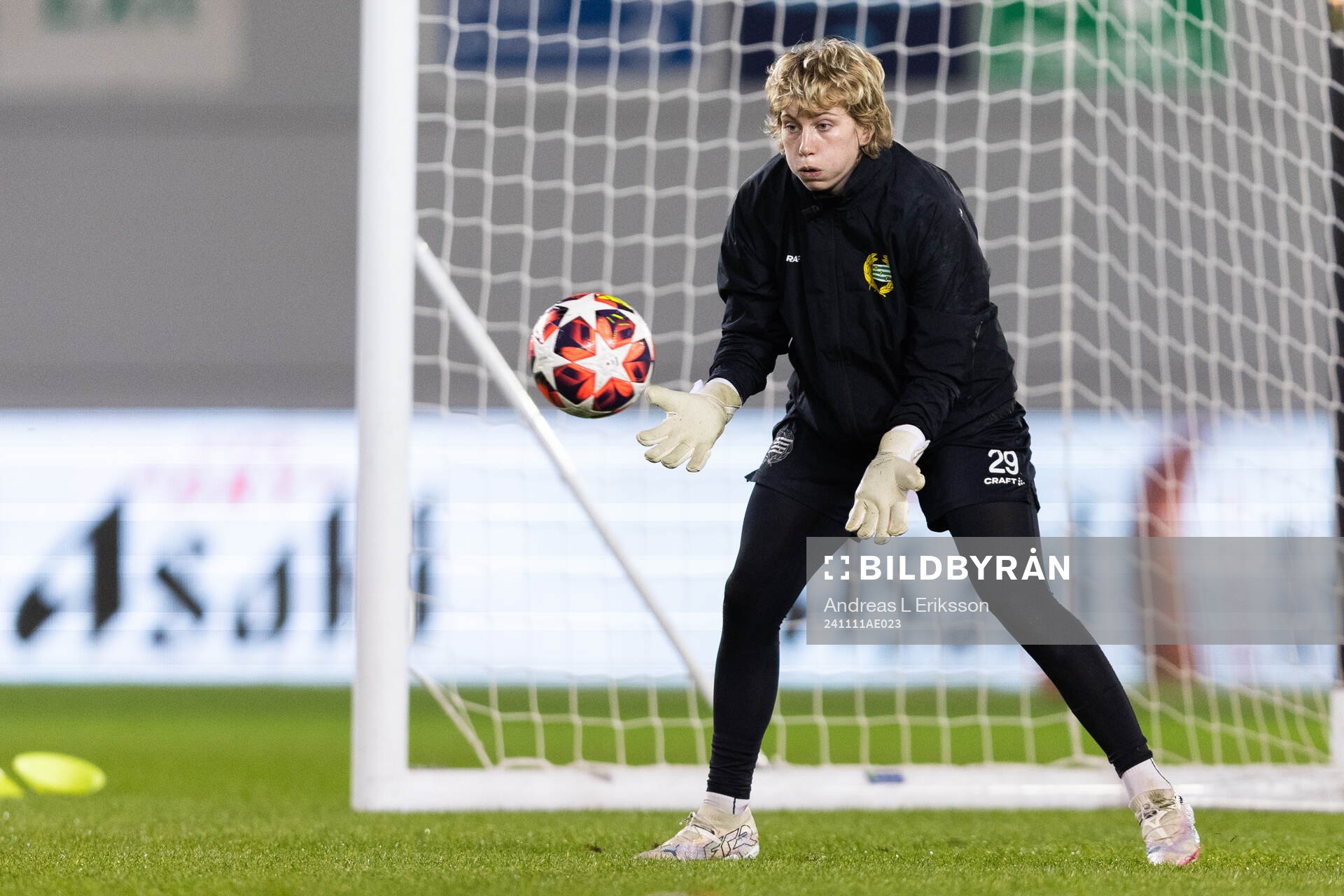 Goalkeeper Moa Edrud of Hammarby