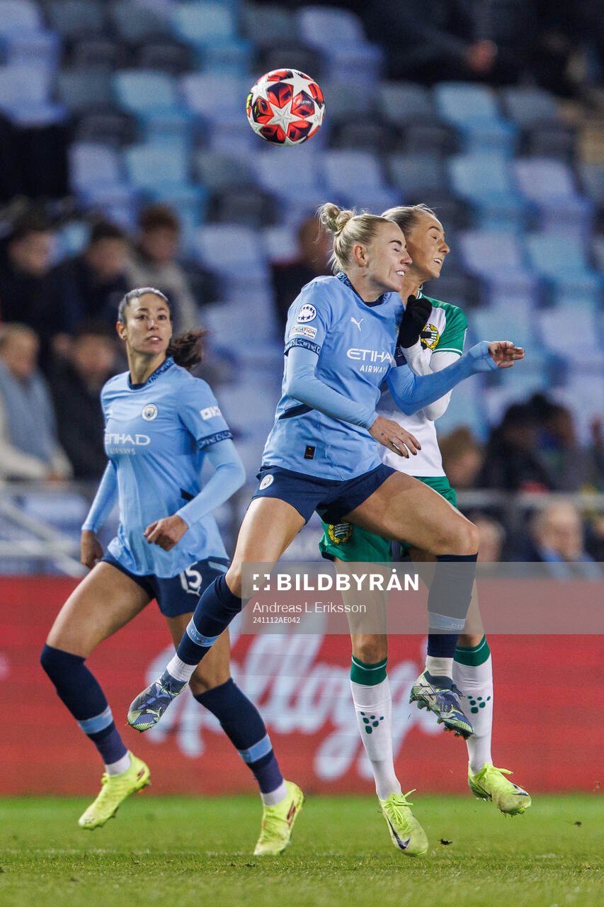 Alex Greenwood of Manchester City and Ellen Wangerheim of