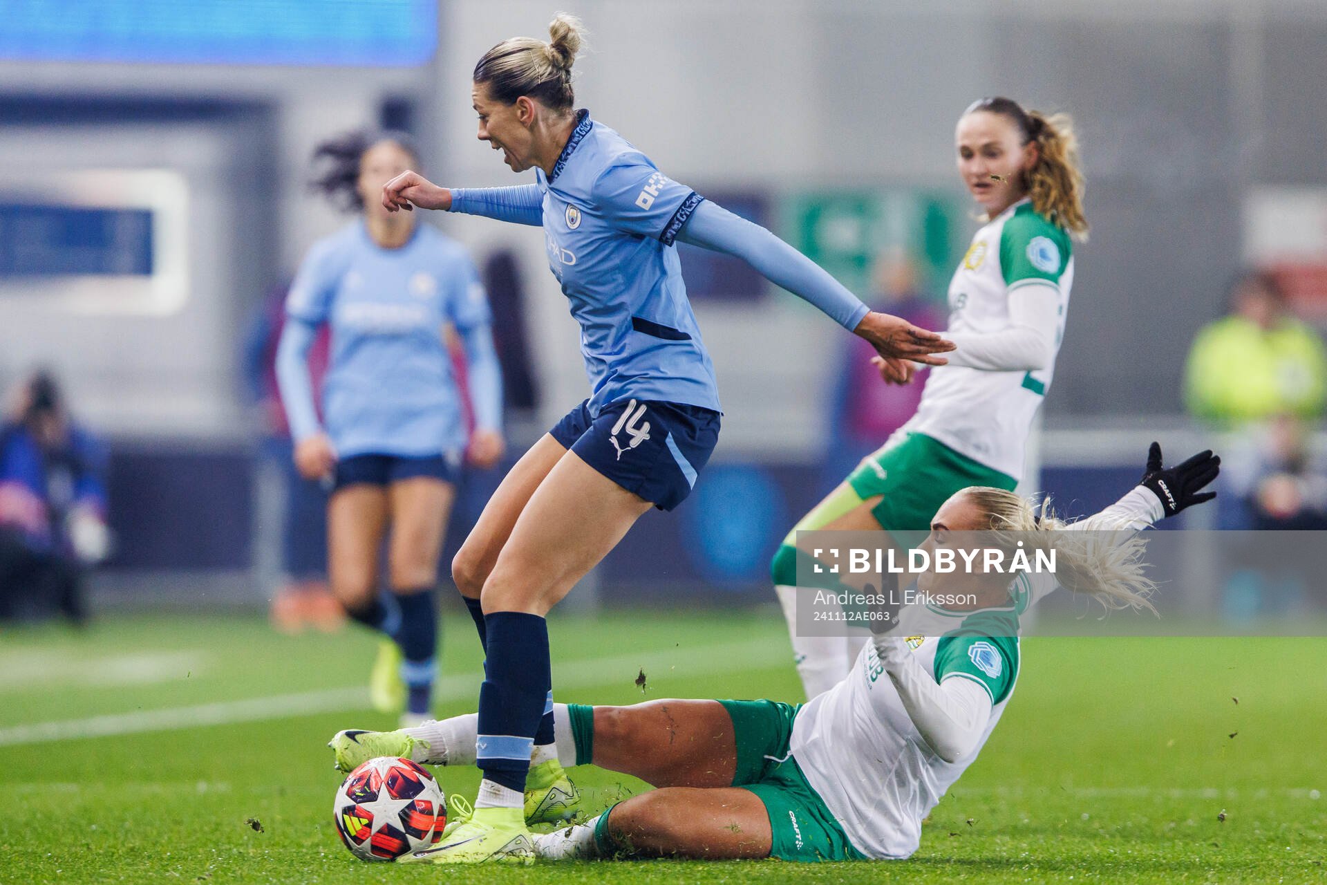 Alanna Kennedy of Manchester City and Cathinka Tandberg of