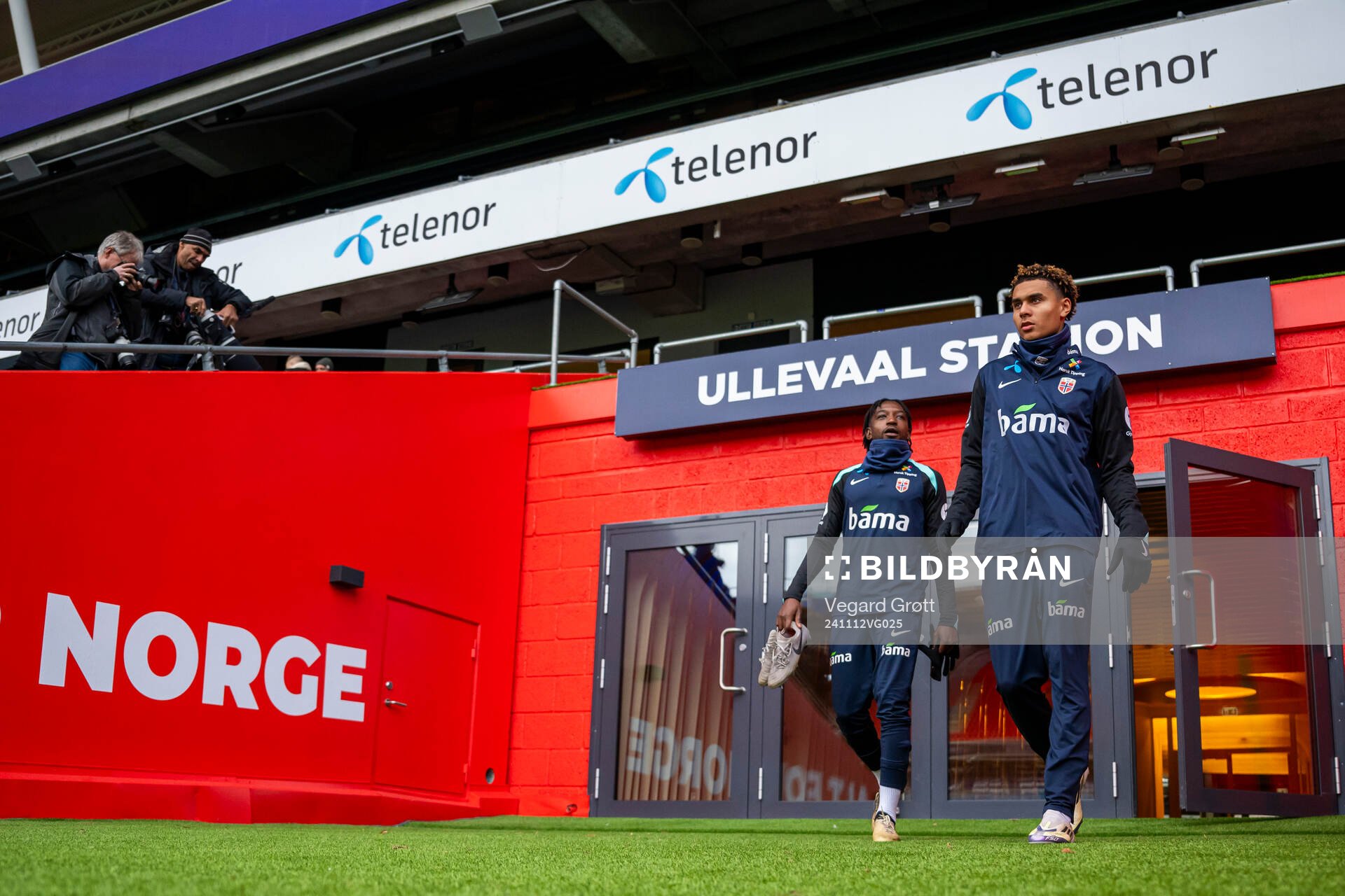 Warren Kamanzi and Antonio Nusa of the Norwegian national