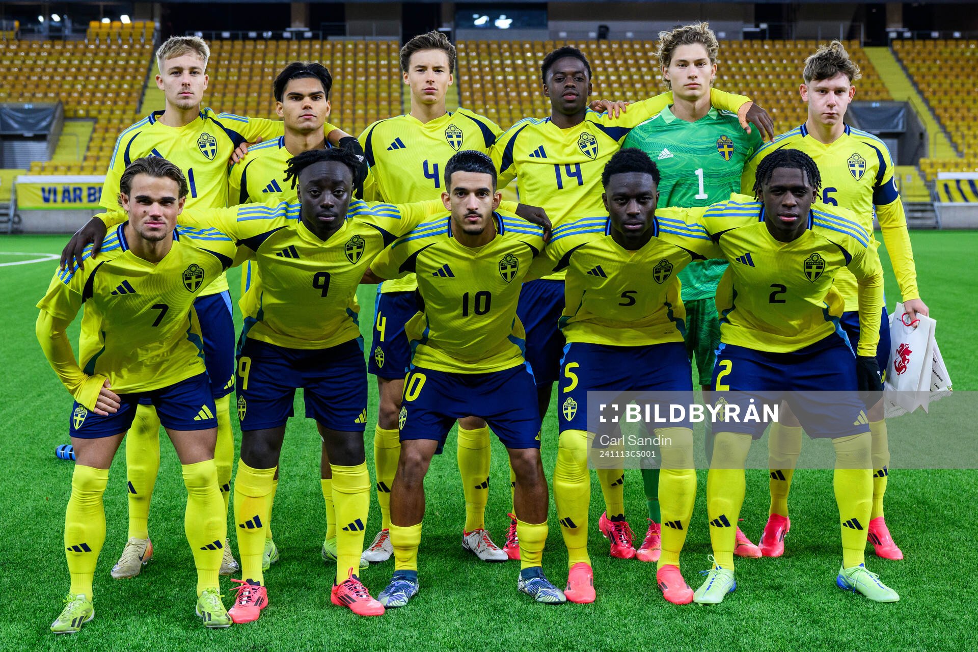 The starting eleven of Sweden pose for a photo