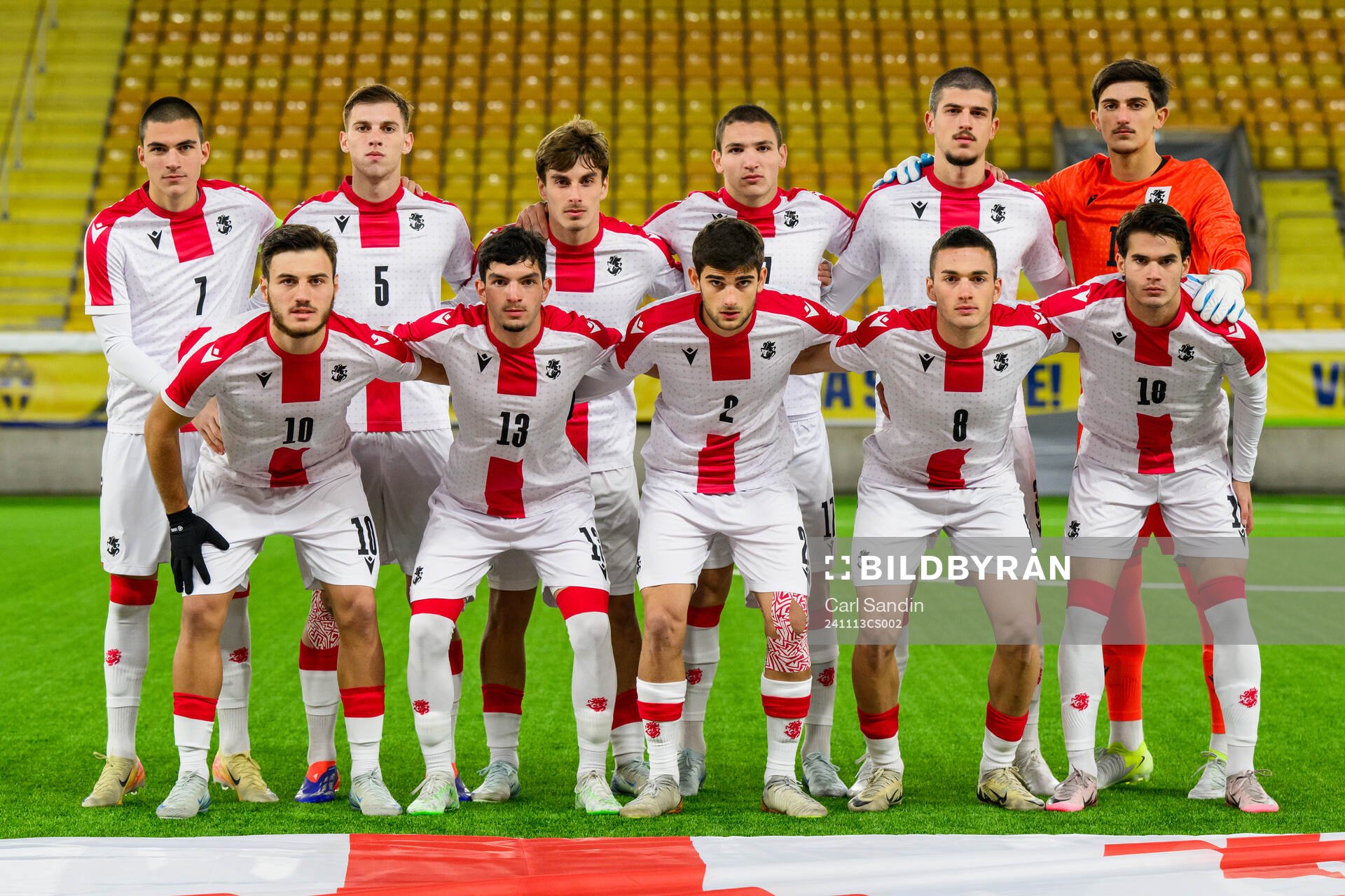 The starting eleven of Georgia pose for a photo