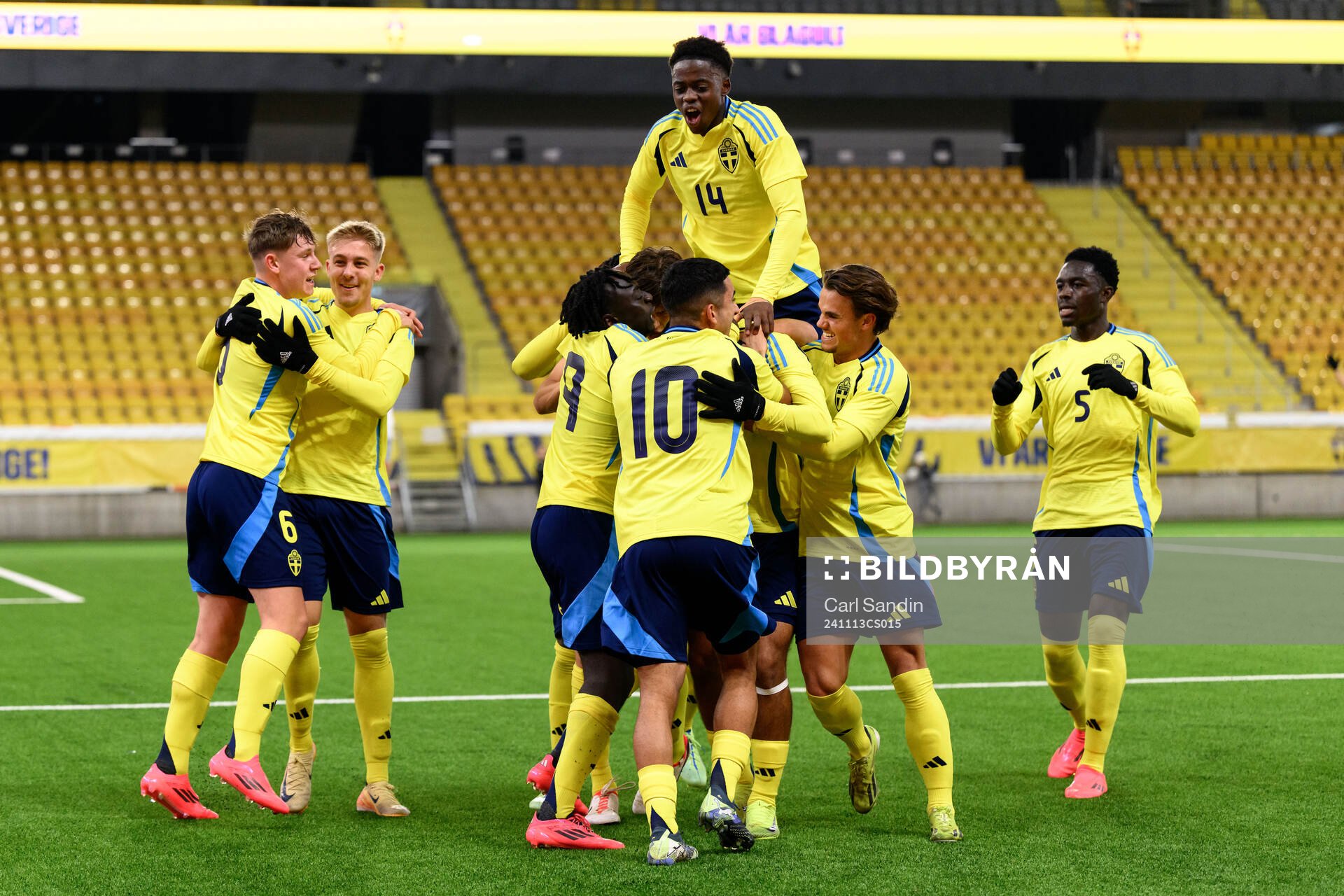 Noel Sernelius of Sweden celebrates