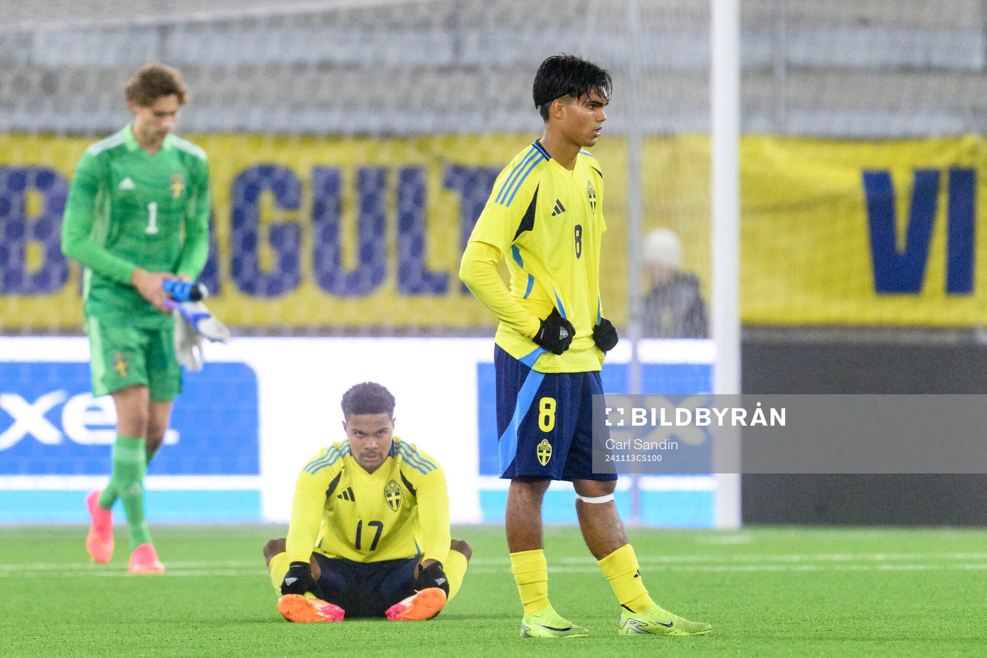 Santino Samuyiwa and Noel Sernelius of Sweden look dejected