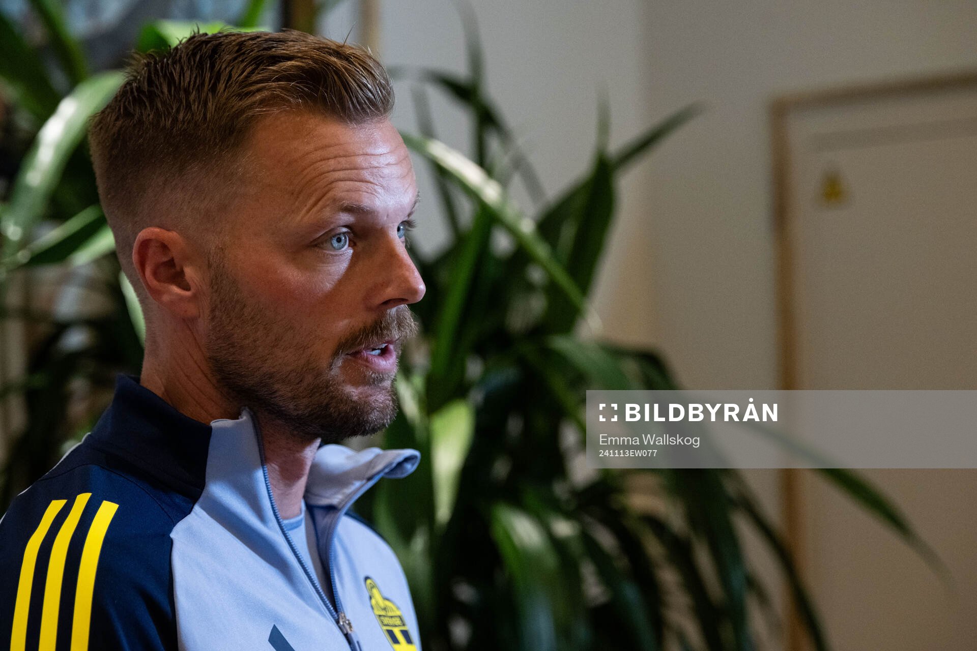 Assistant coach Sebastian Larsson of the Swedish men's