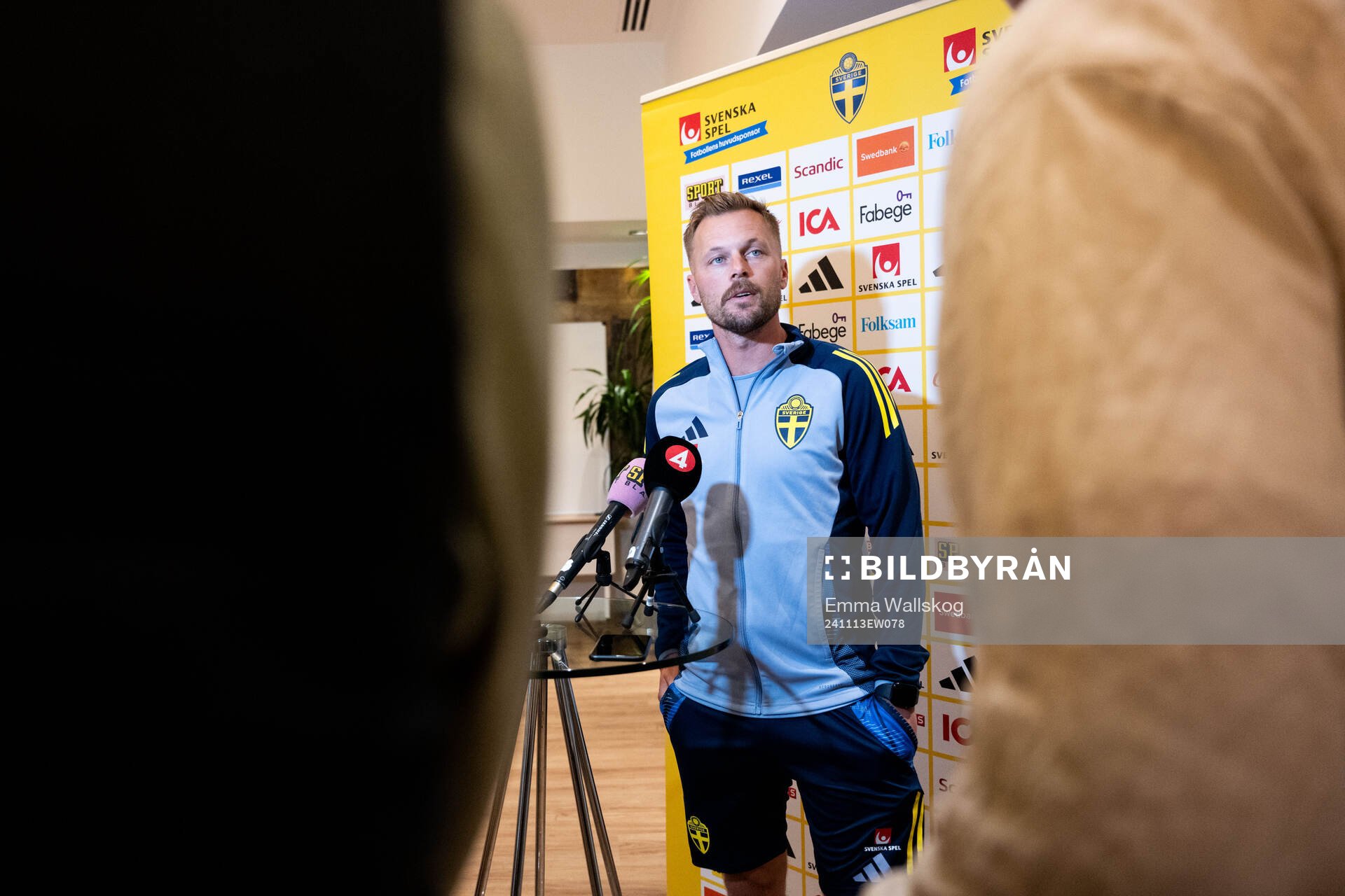 Assistant coach Sebastian Larsson of the Swedish men's