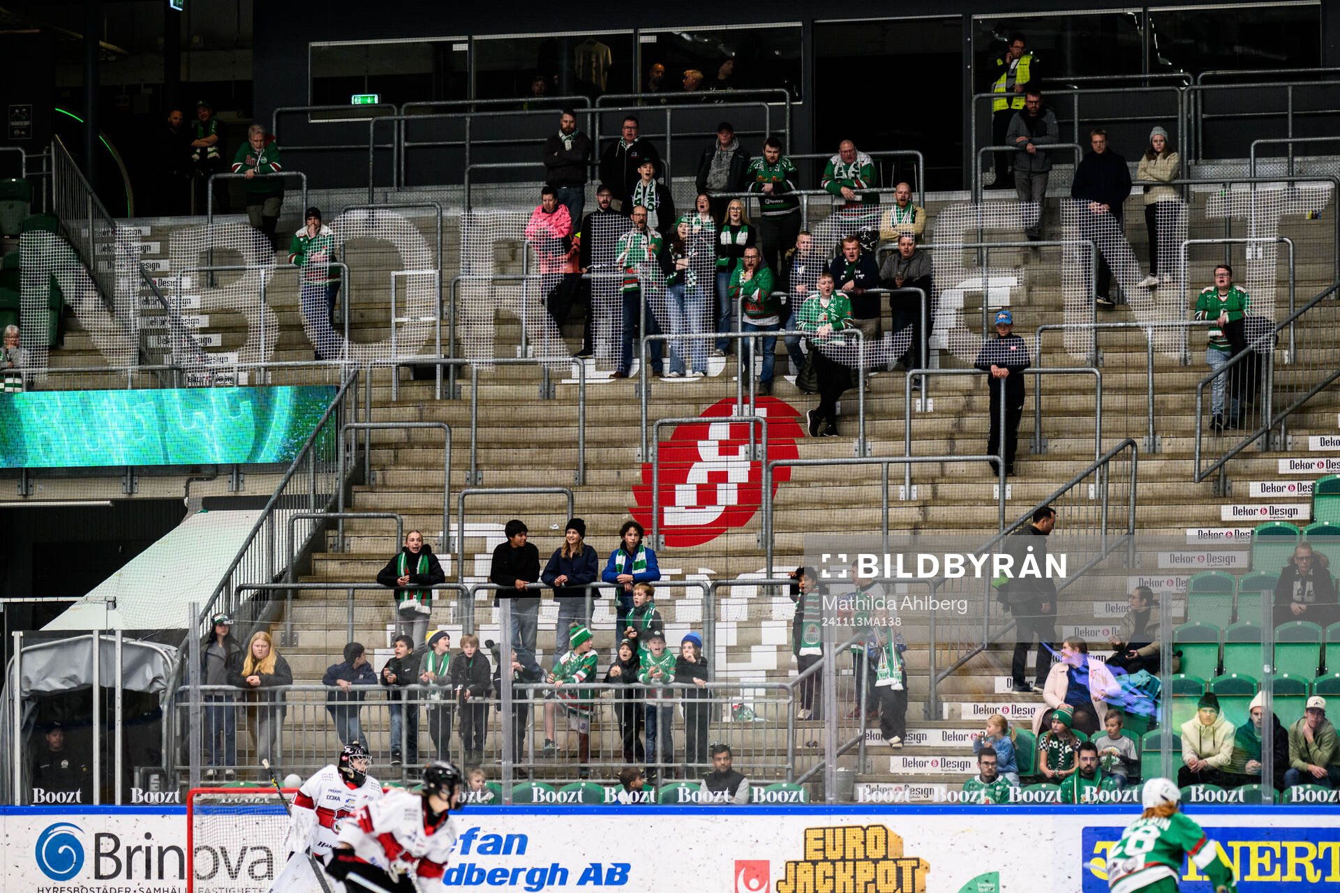 Rögles supportrar på ståplats