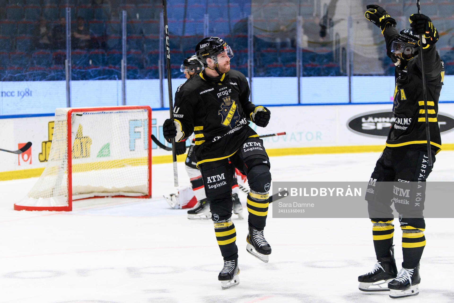 AIKs Lukas Zetterberg och Daniel Muzito Bagenda jublar