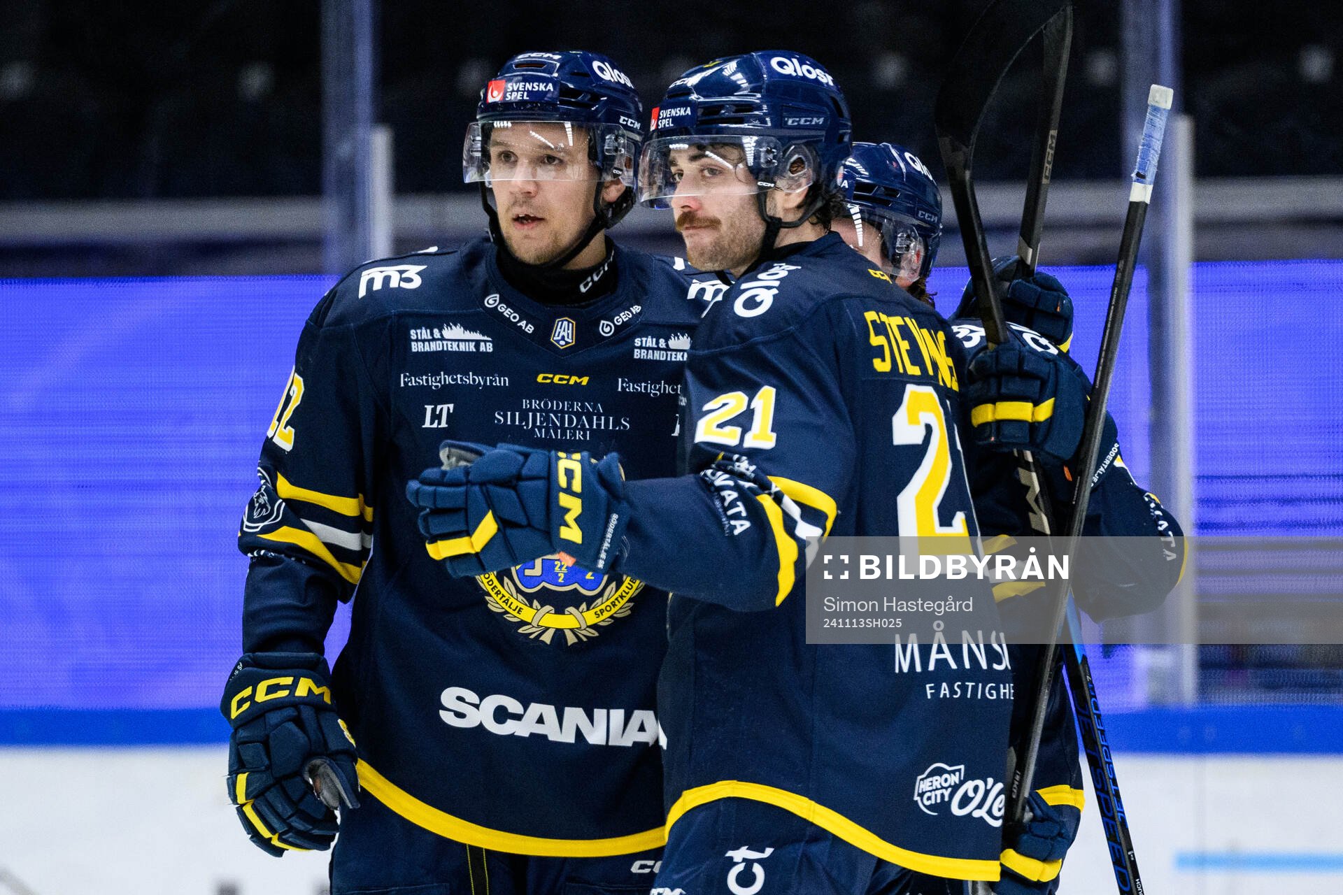 Södertäljes Nolan Stevens jublar
