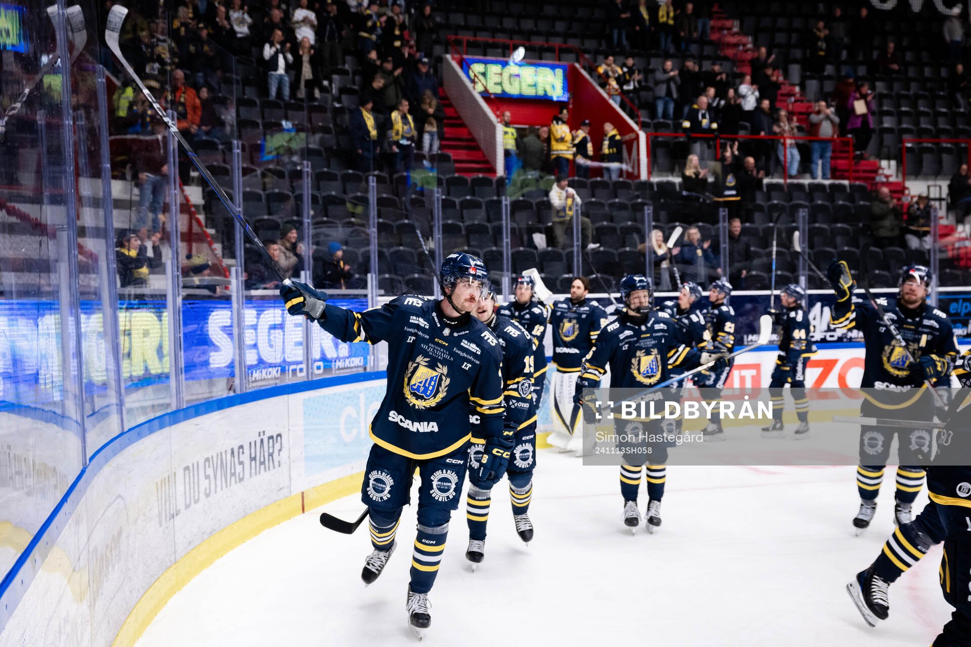 Södertäljes Nolan Stevens jublar