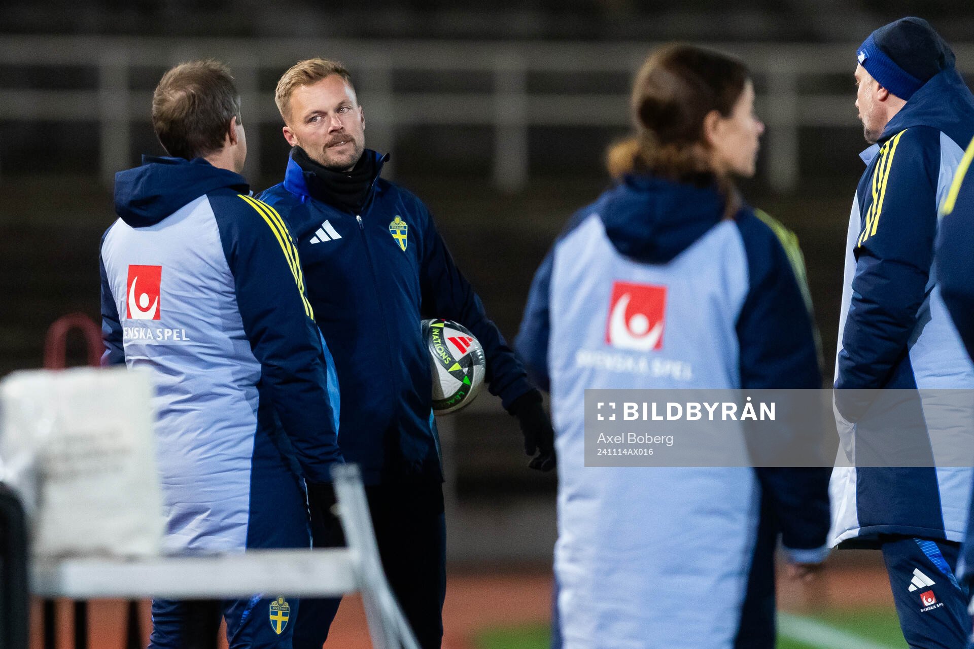 Assistant coach Sebastian Larsson of the Swedish men’s