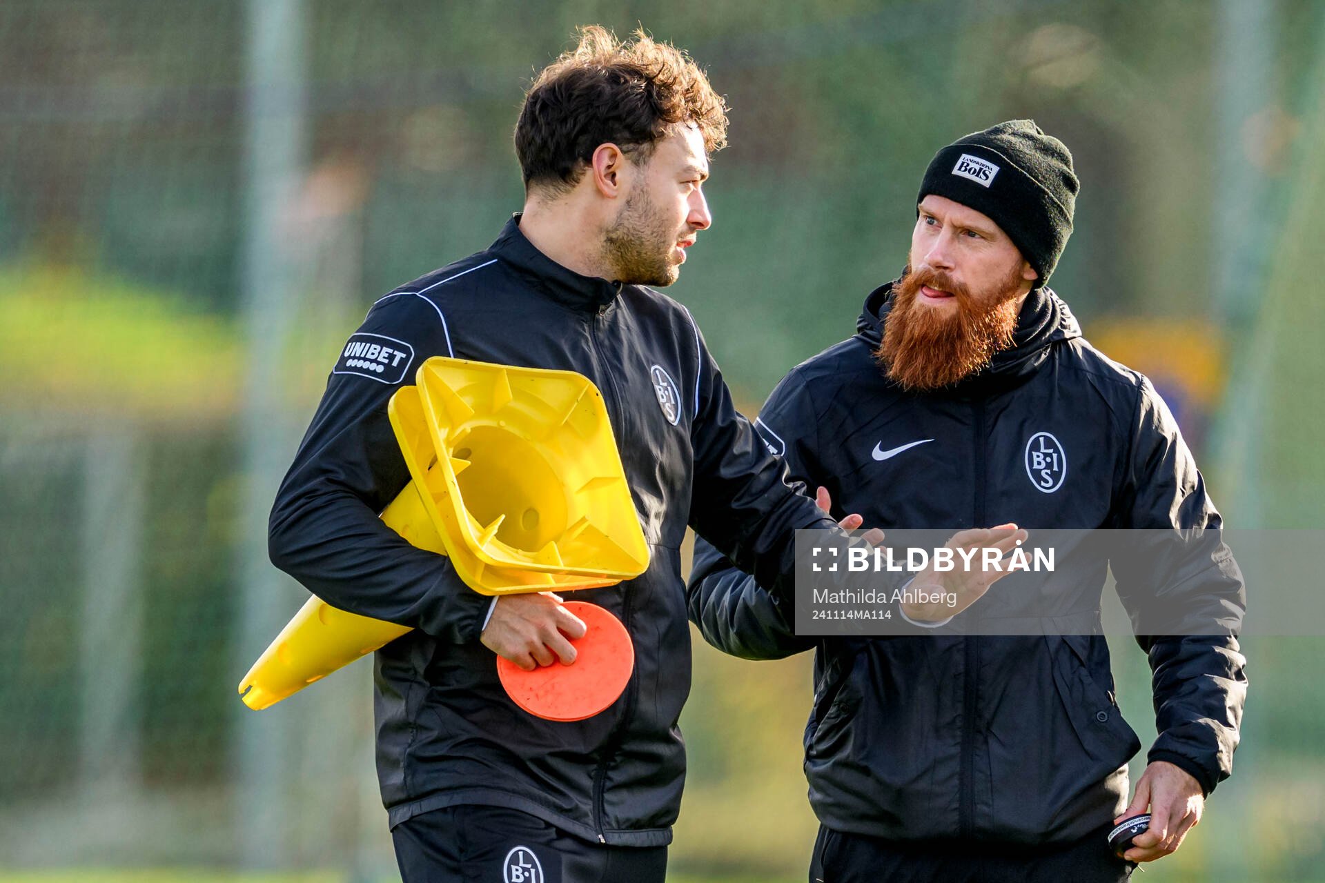 Fysioterapeut Sebastian Ceder och tränare Max Mölder