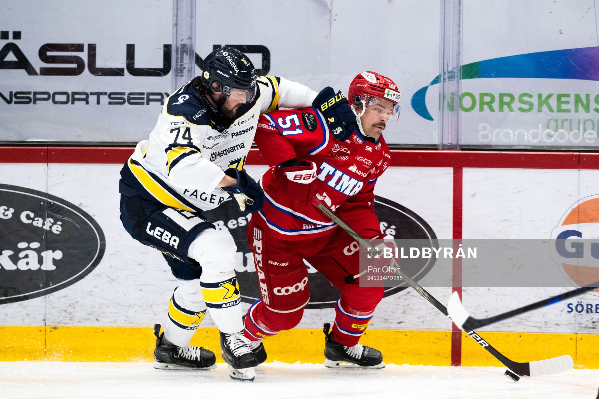 HV71s Sean Day och Timrås Anton Lander
