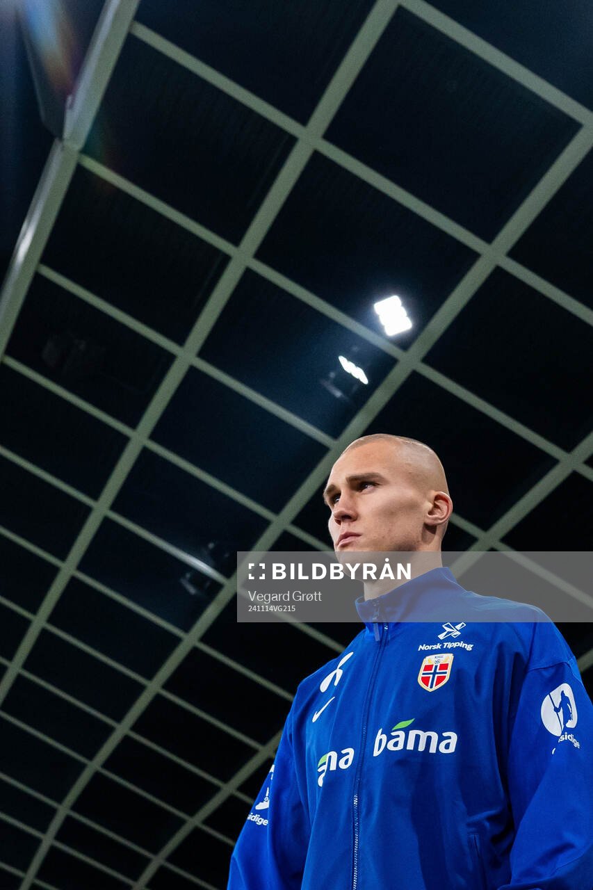Leo Østigård of Norway enters the pitch