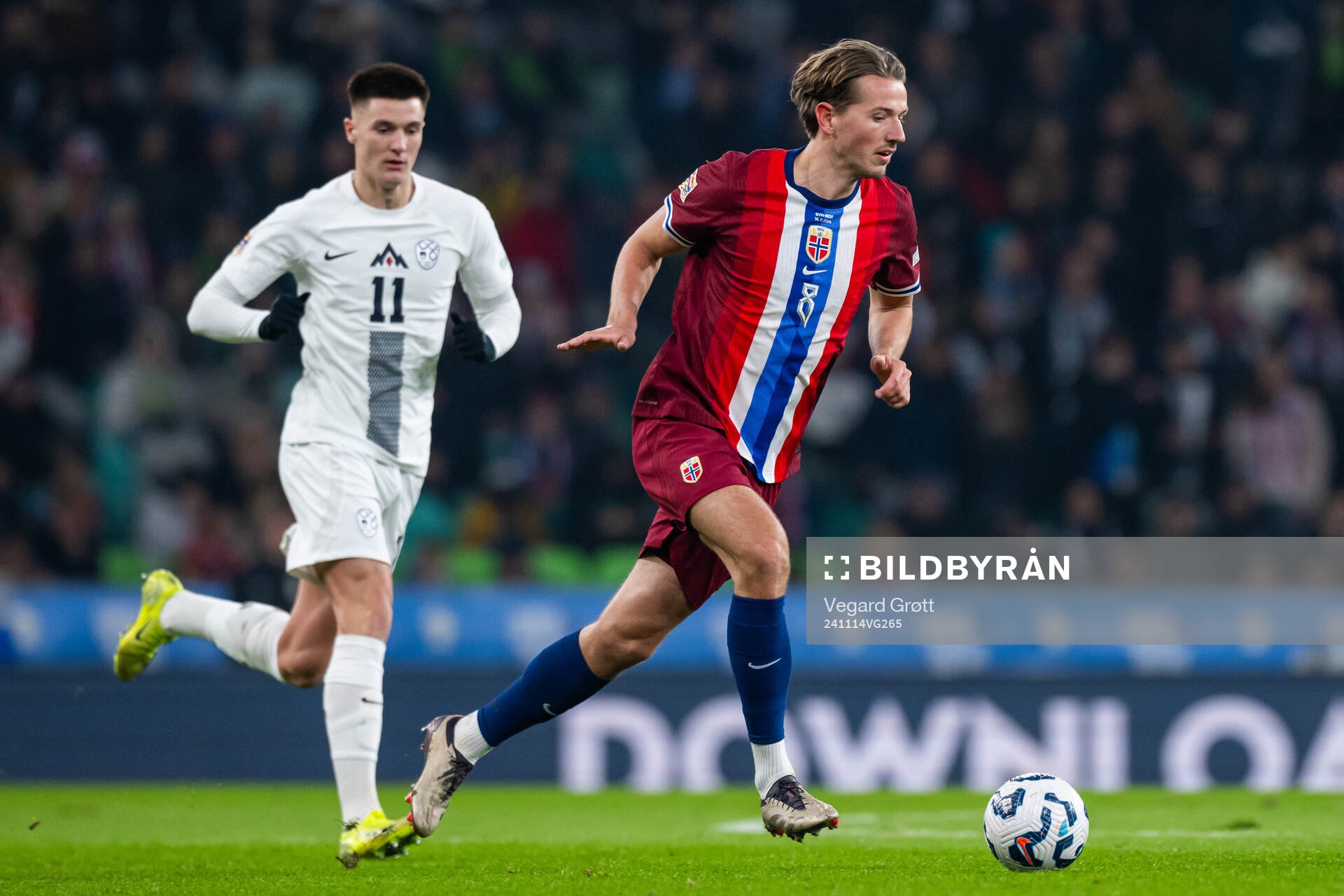 Benjamin Sesko of Slovenia and Sander Berge of Norway
